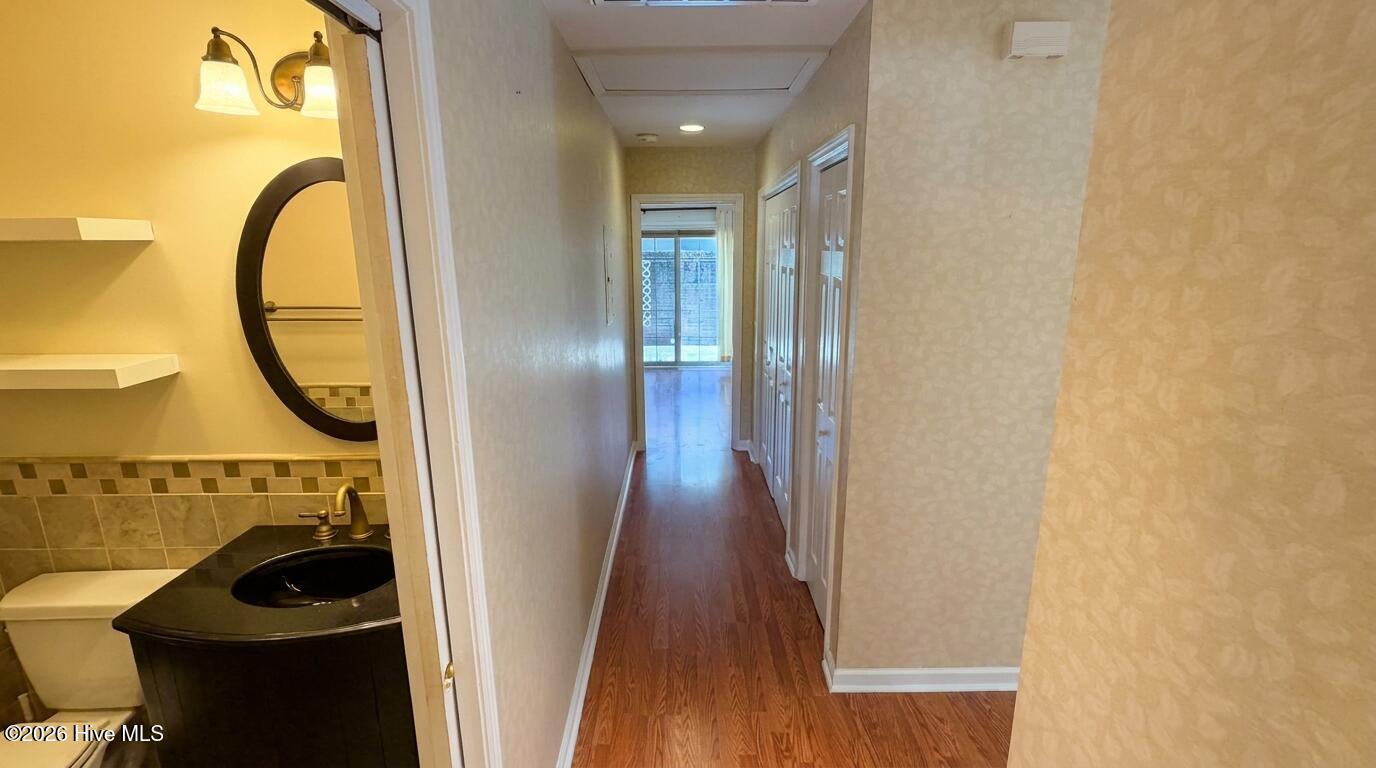 928 Summerlin Falls Court Property Photo 7