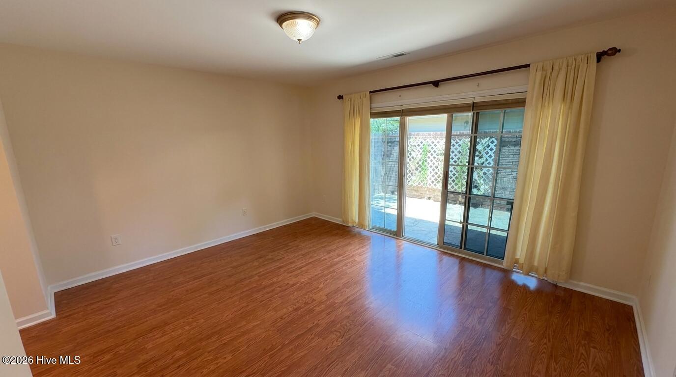 928 Summerlin Falls Court Property Photo 9