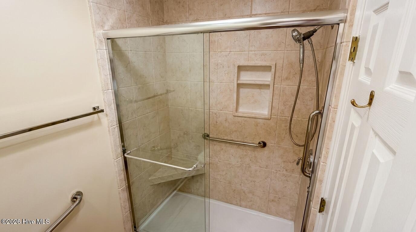 928 Summerlin Falls Court Property Photo 12