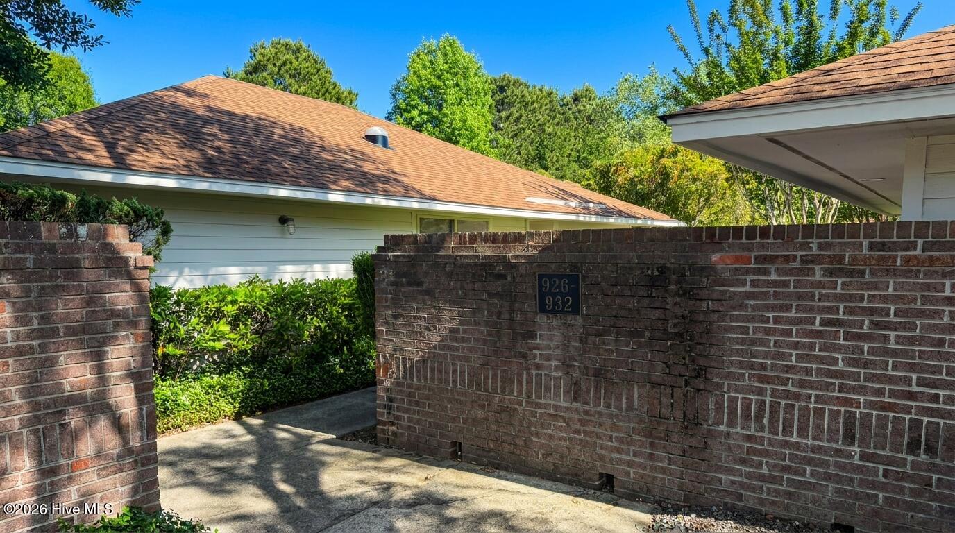 928 Summerlin Falls Court Property Photo 19