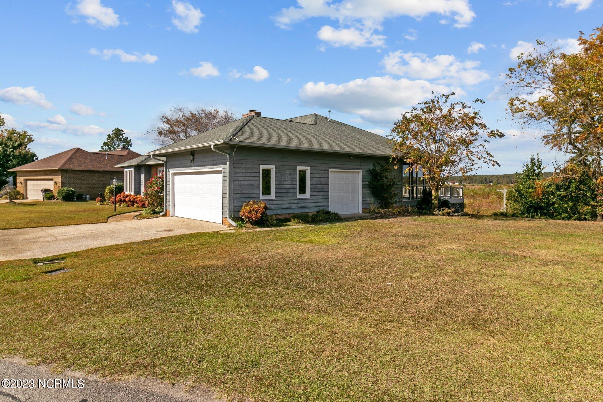 867 Castleberry Court Property Photo 3