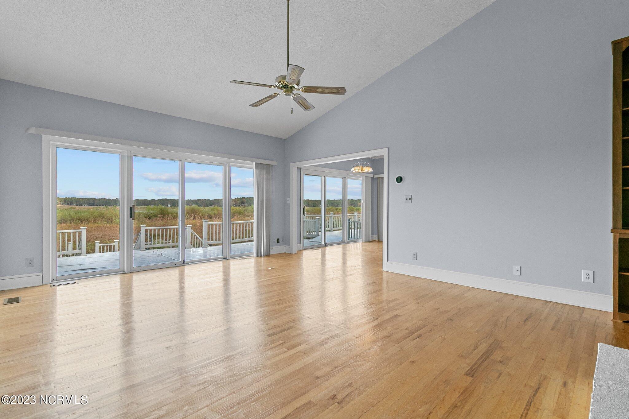 867 Castleberry Court Property Photo 32