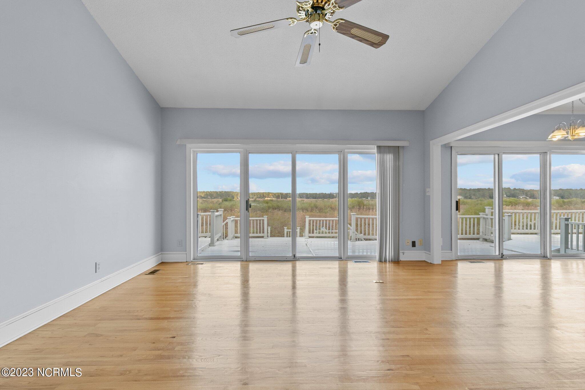 867 Castleberry Court Property Photo 33