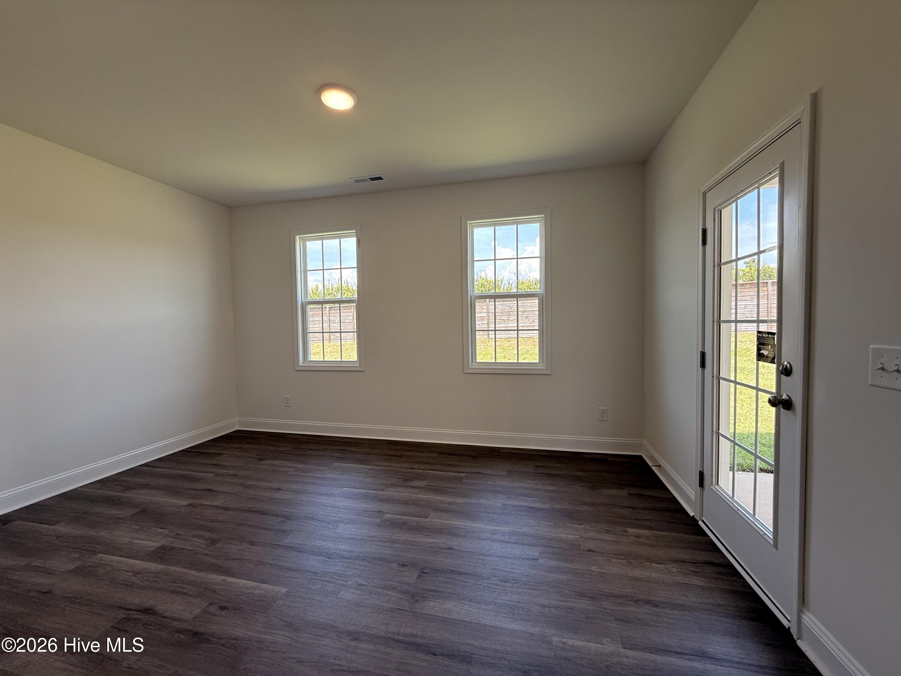 336 Steelwood Street Property Photo 14