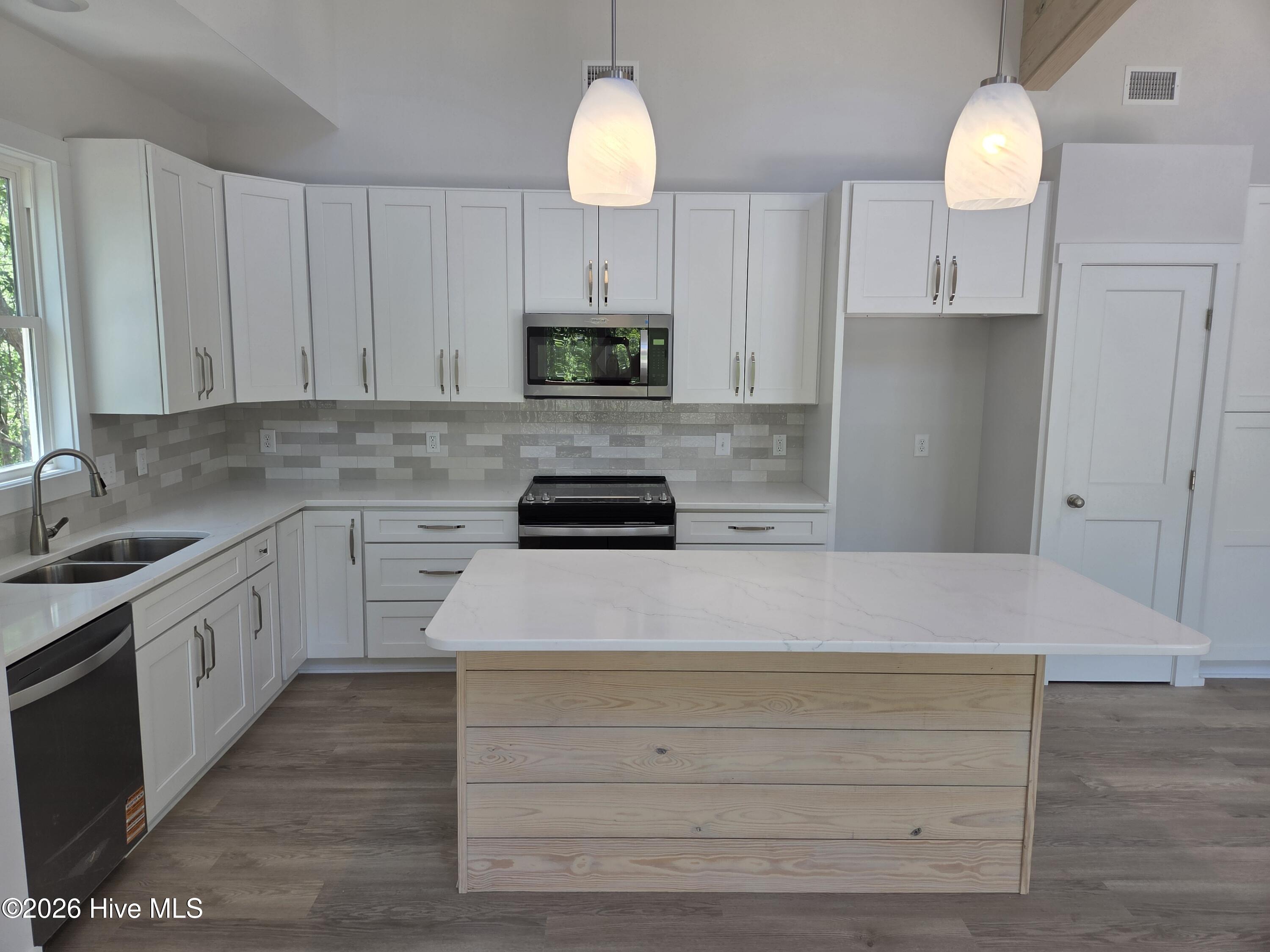 12374 Shaw Highway Property Photo 11