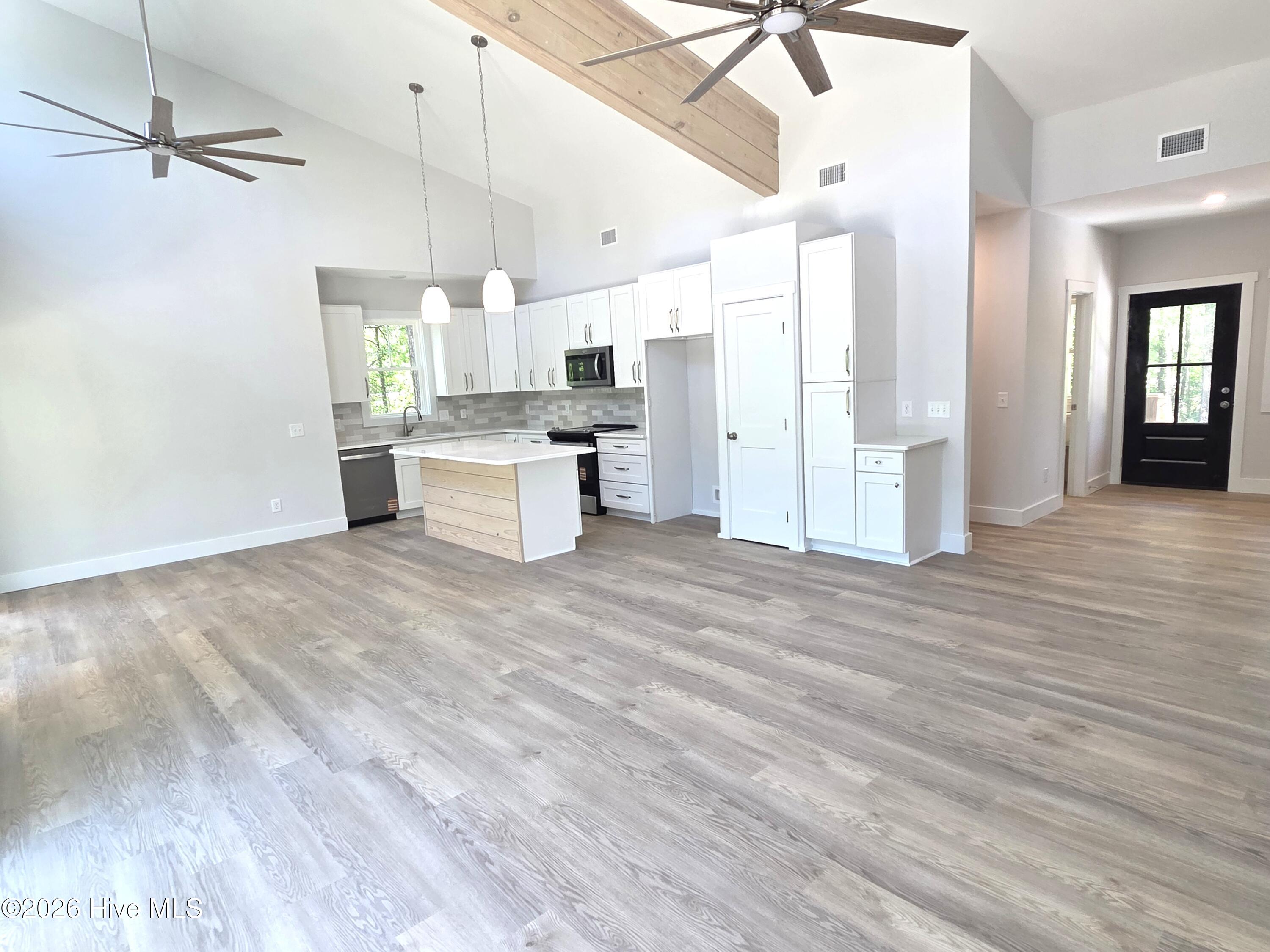 12374 Shaw Highway Property Photo 12