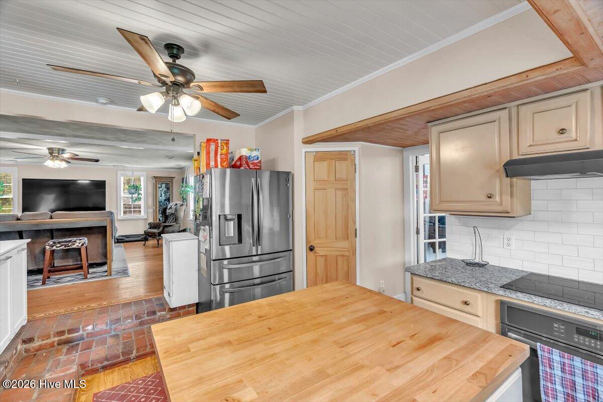 330 Lake Road Property Photo 33