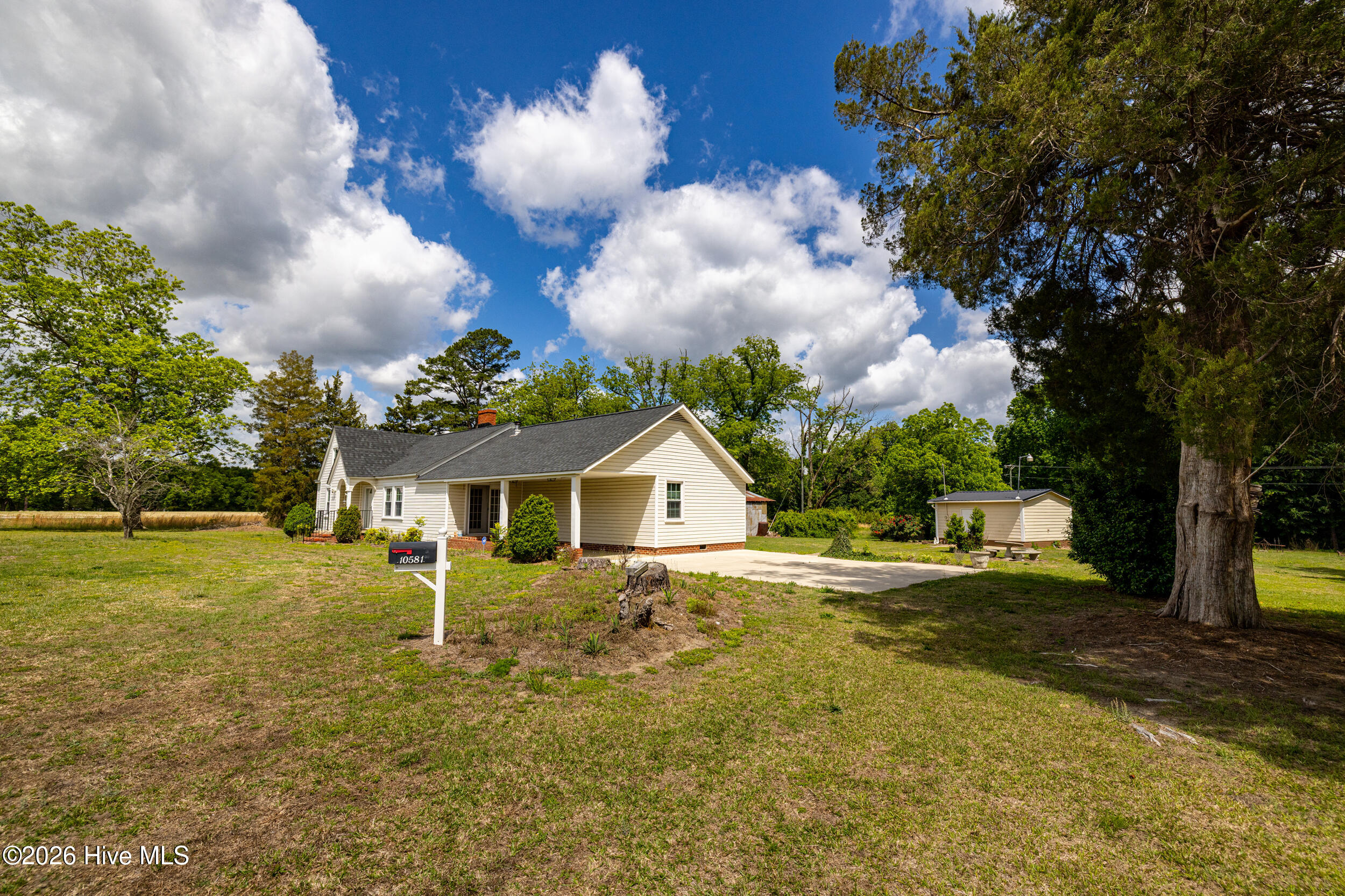 10581 E Nc 42 Highway Property Photo 5