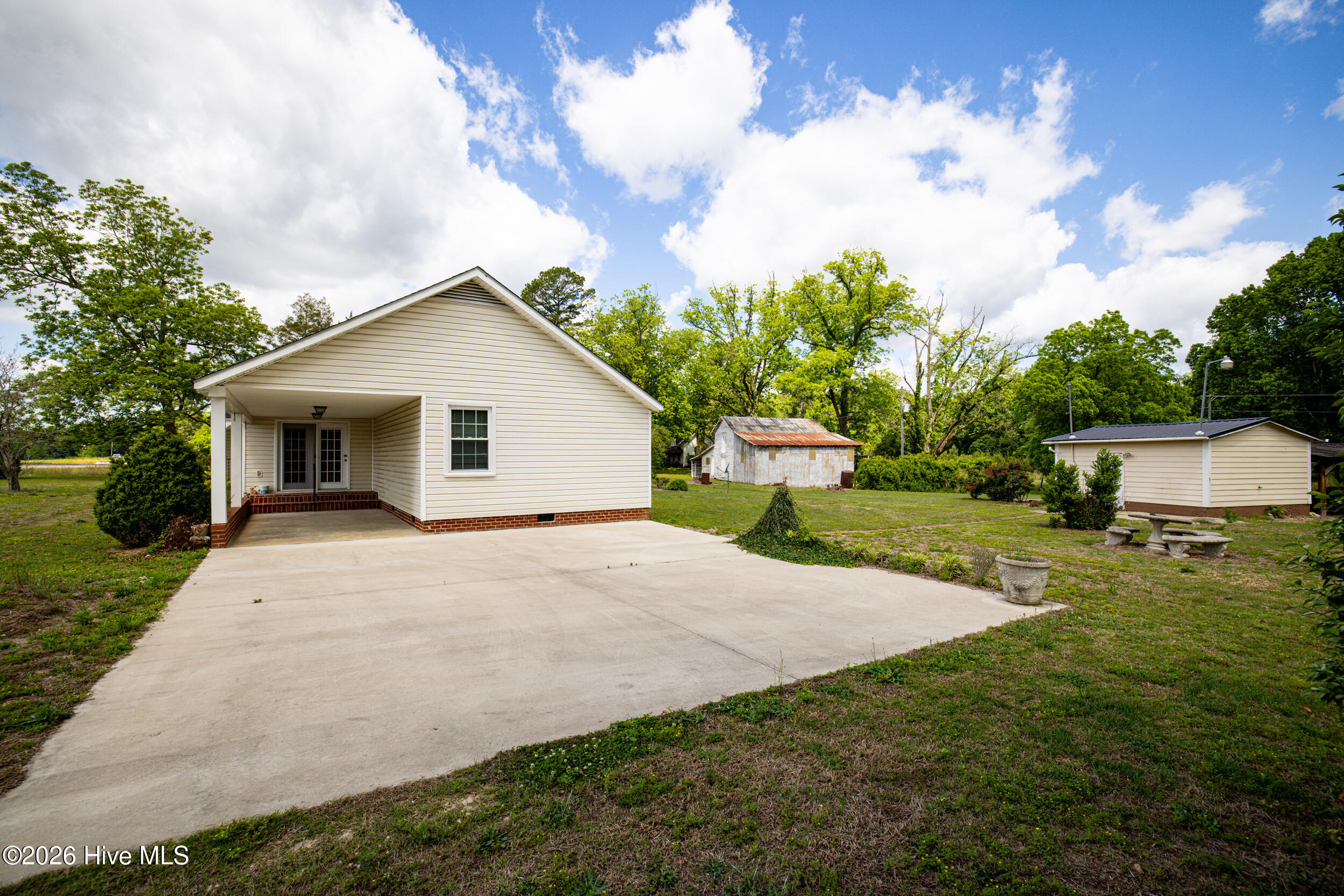 10581 E Nc 42 Highway Property Photo 6
