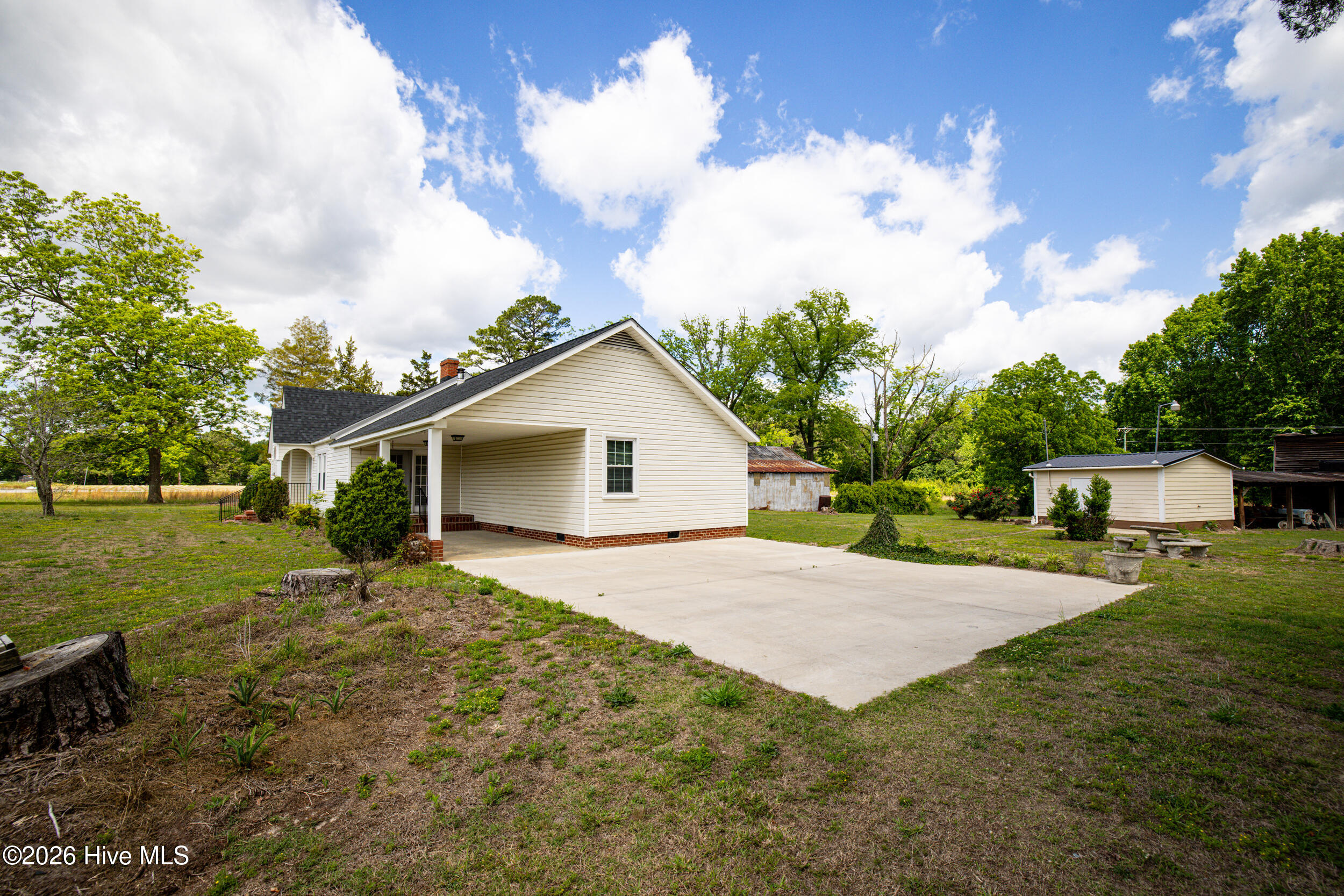 10581 E Nc 42 Highway Property Photo 7