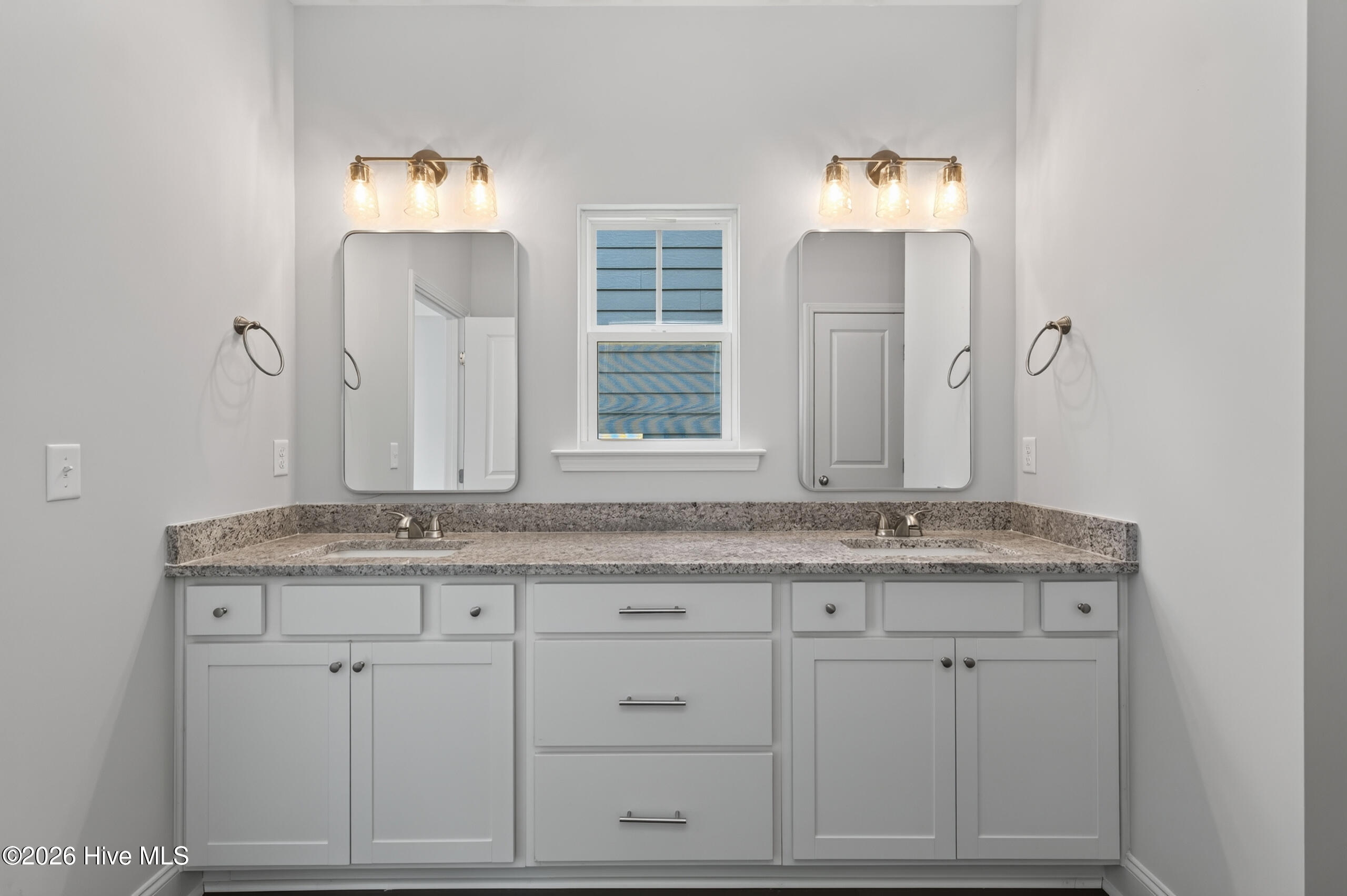552 Pherson Street Property Photo 12