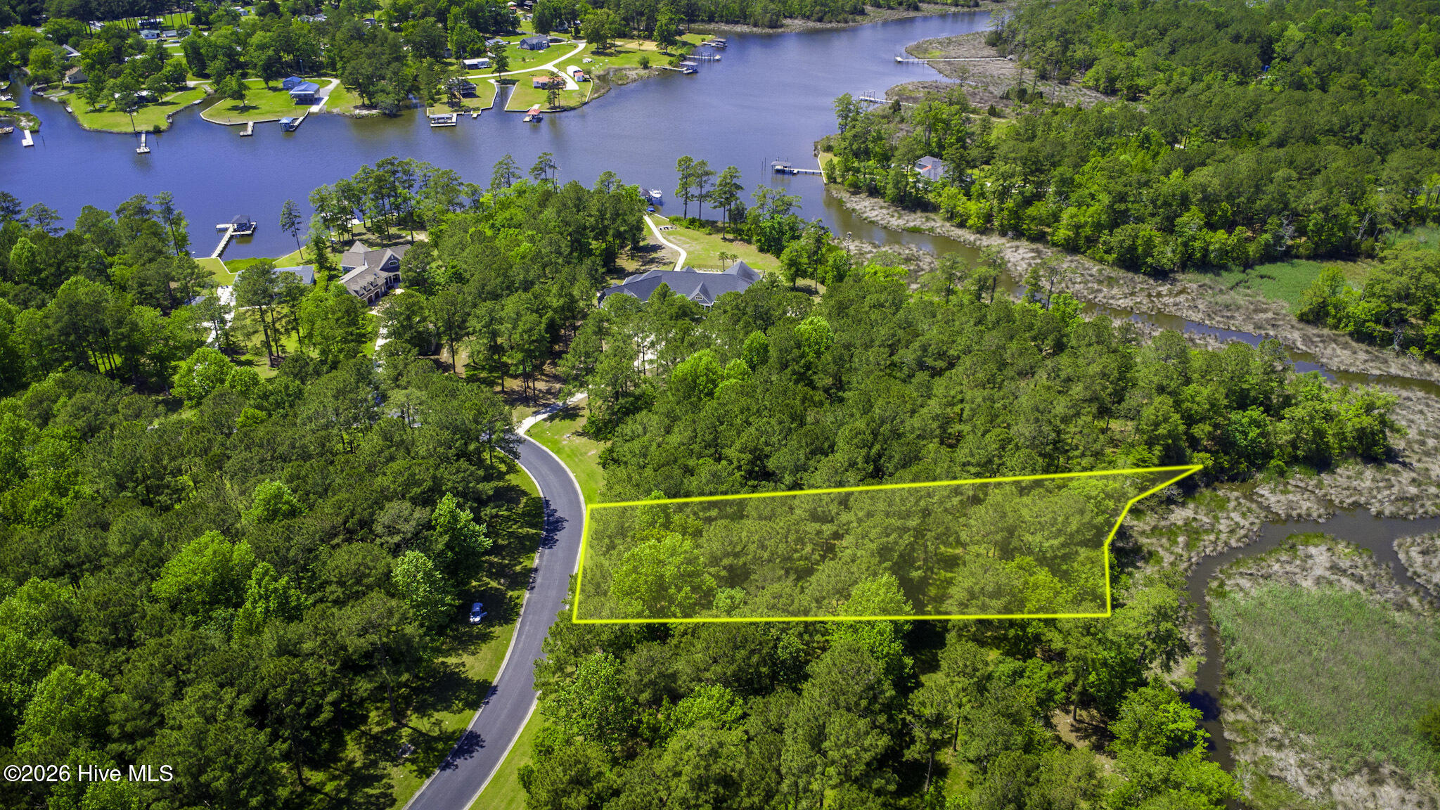 272 Southern Plantation Drive S Property Photo 2