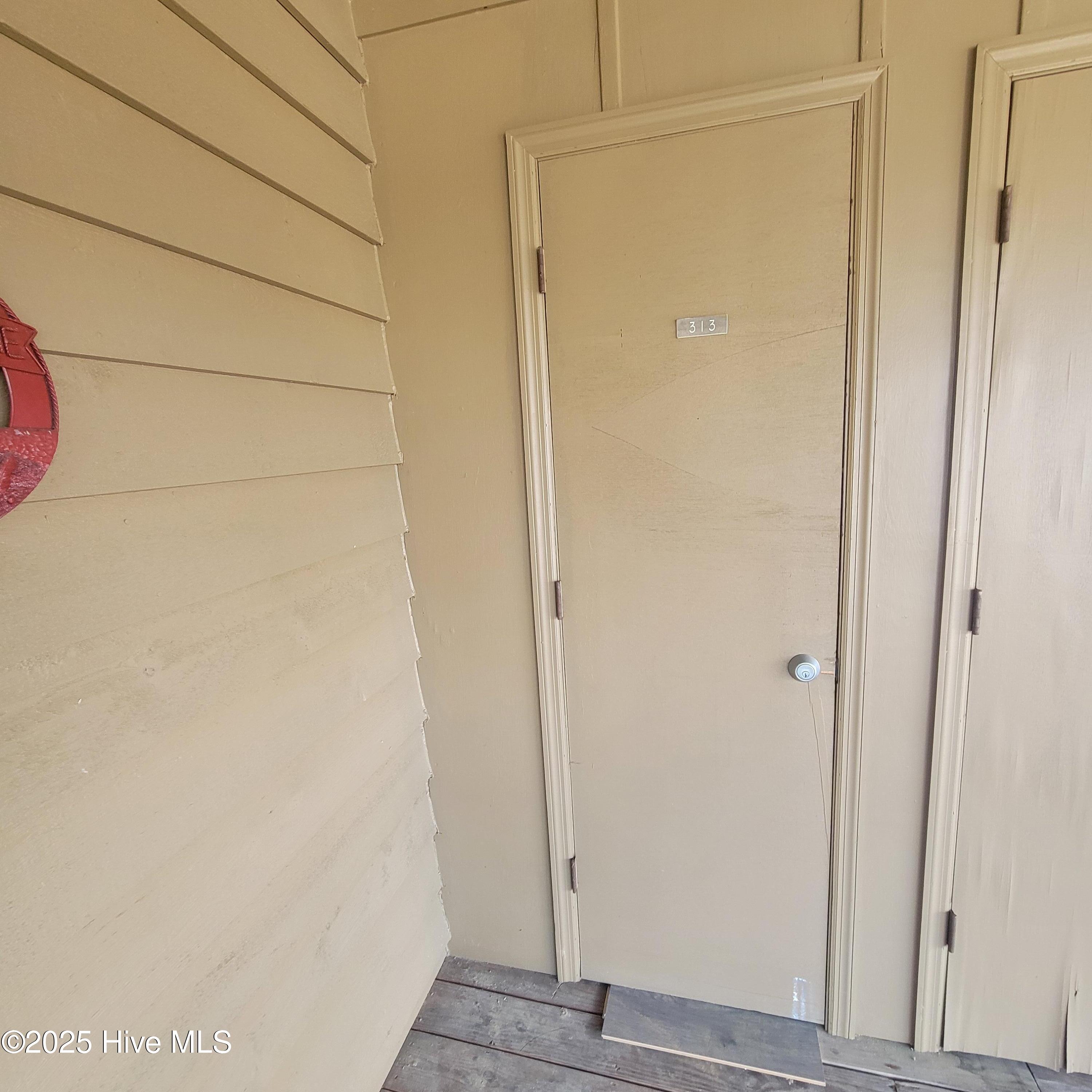 313 Lake Place Condo Drive Property Photo 6