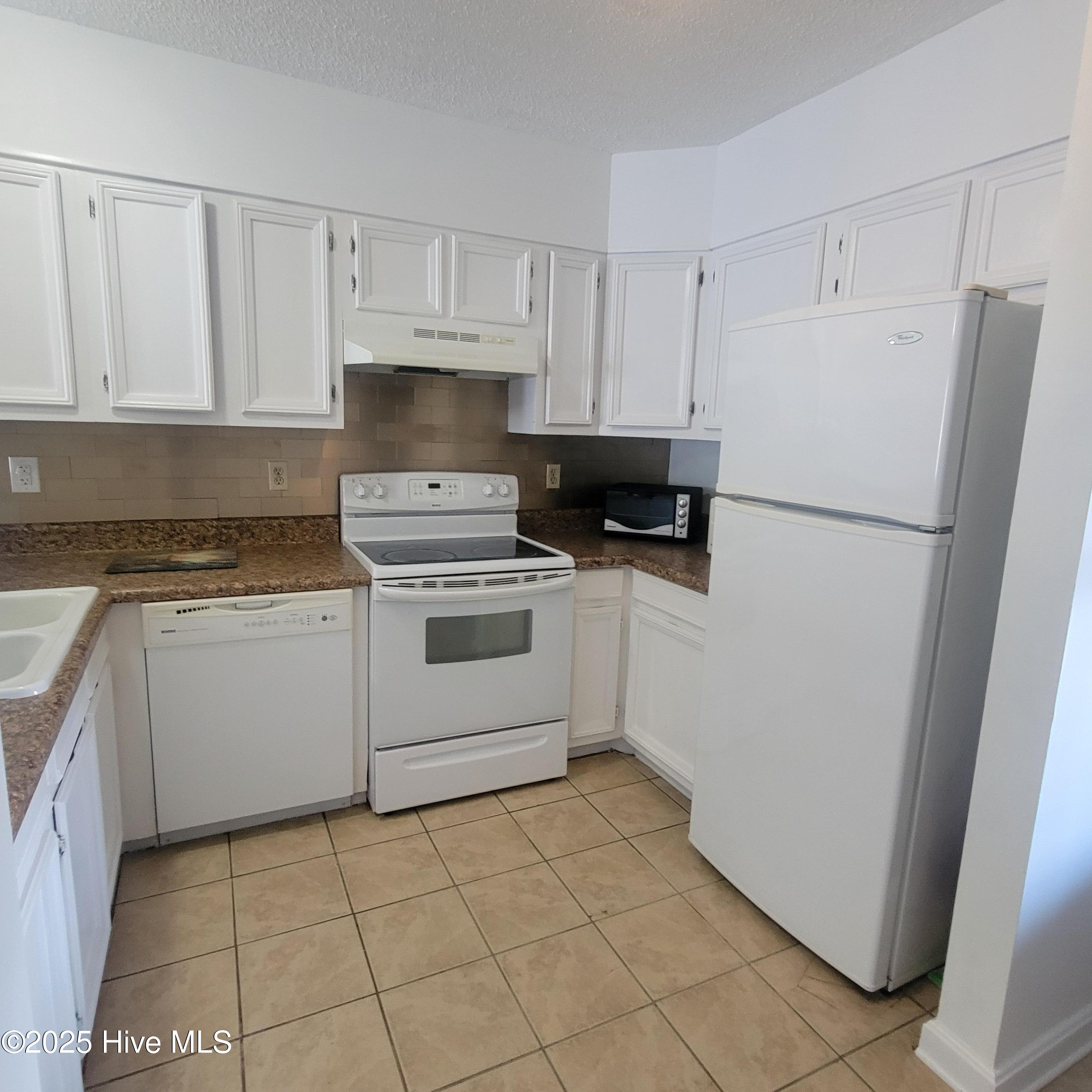 313 Lake Place Condo Drive Property Photo 7