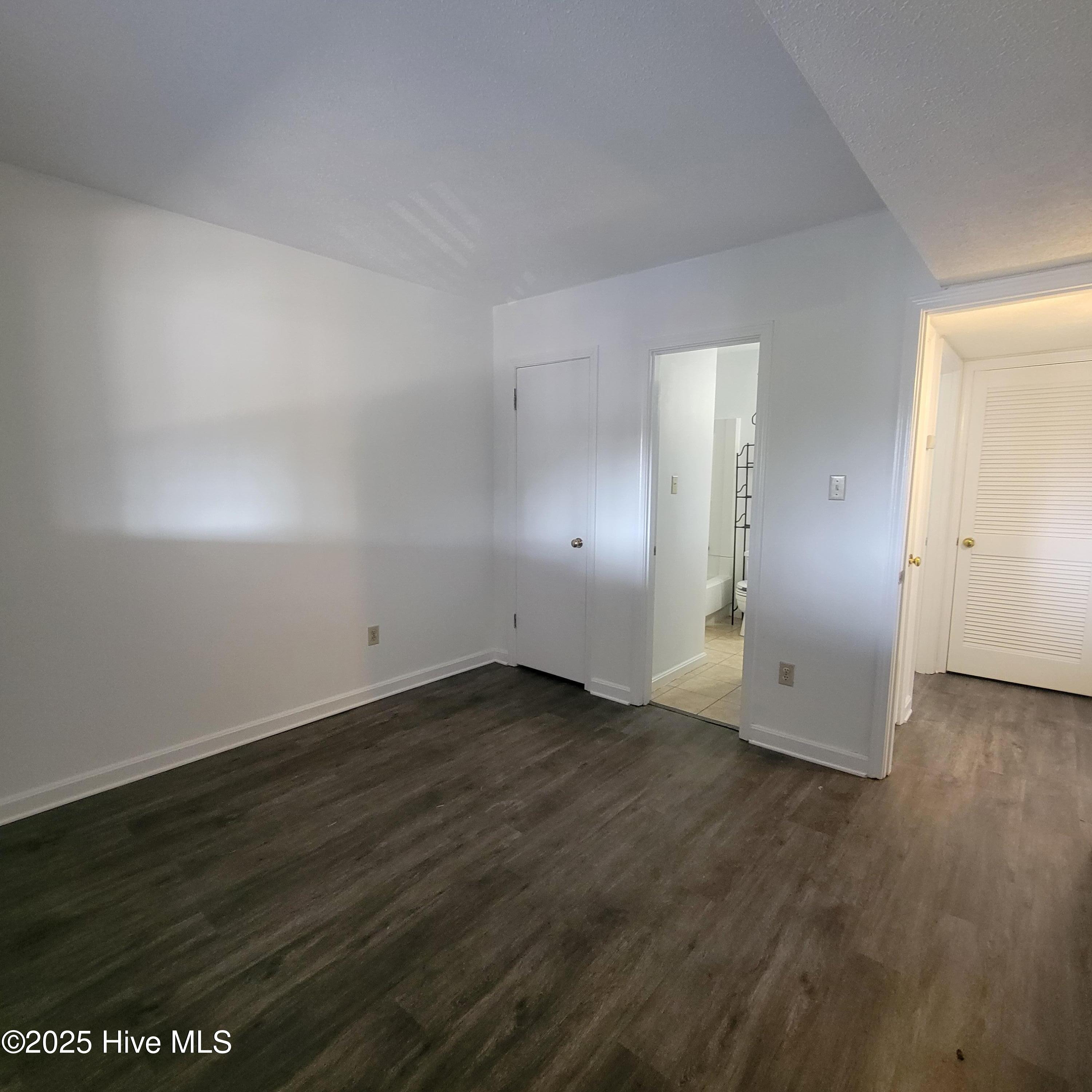 313 Lake Place Condo Drive Property Photo 12