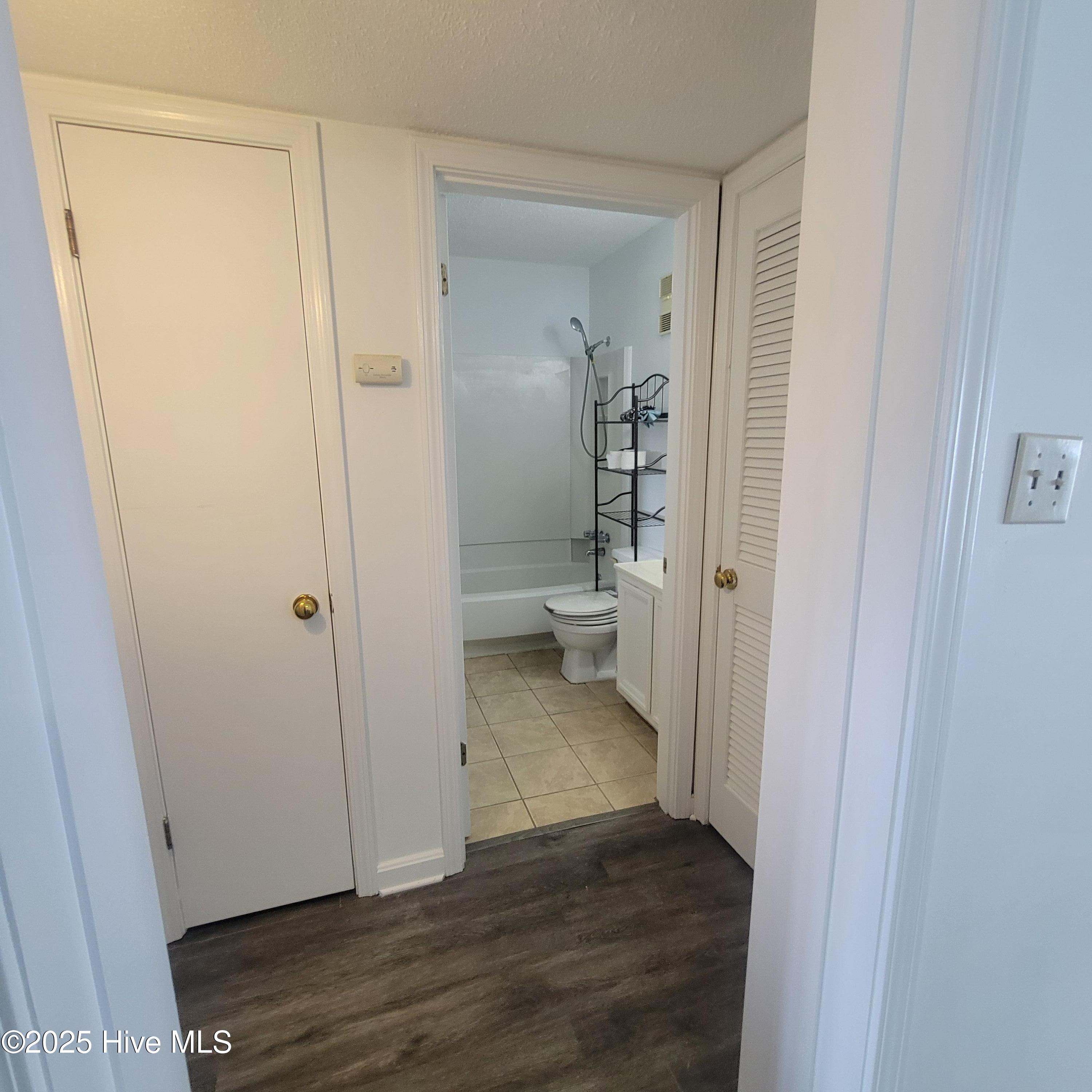 313 Lake Place Condo Drive Property Photo 15