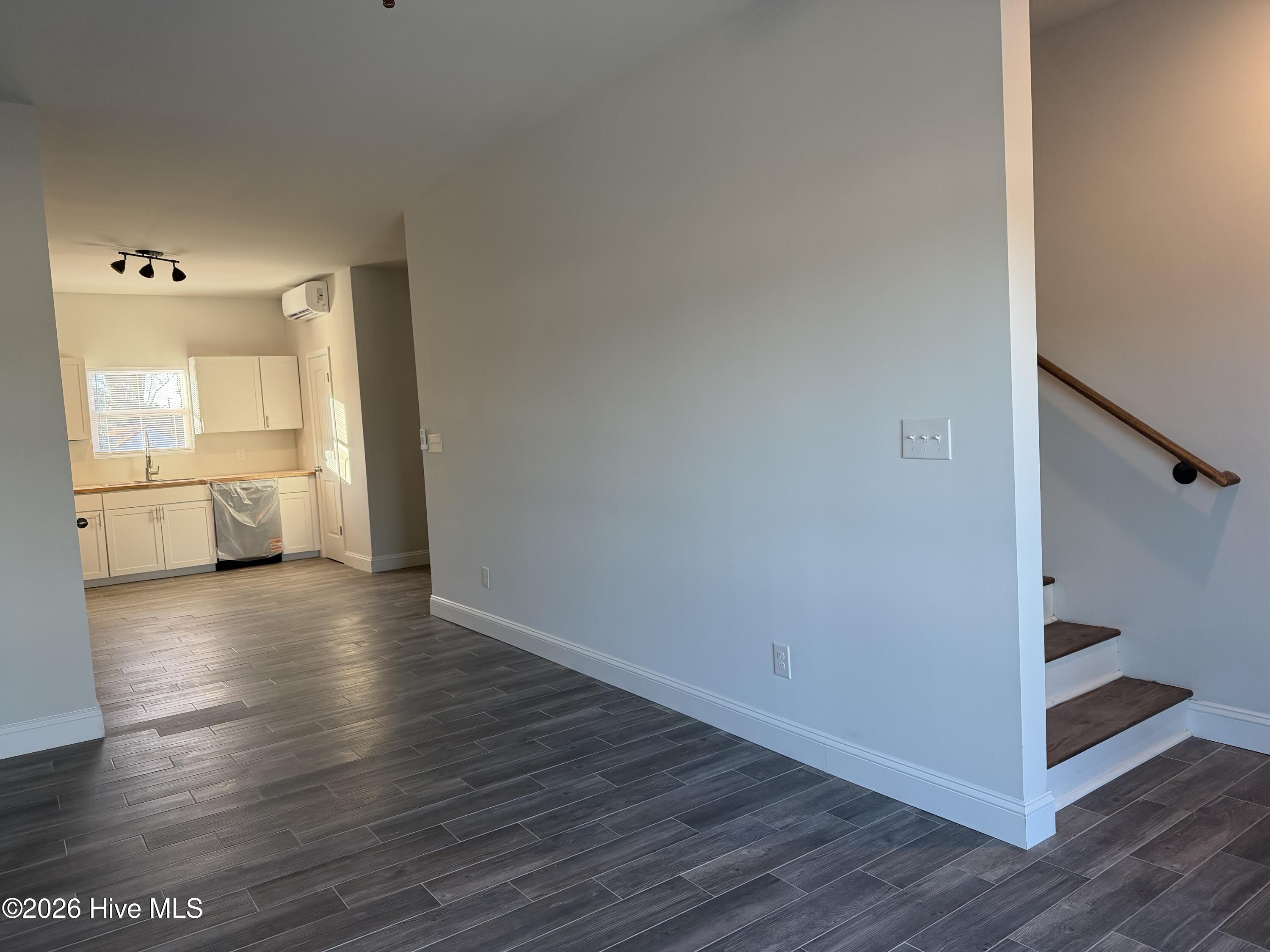 711 Tallman Circle Property Photo 5