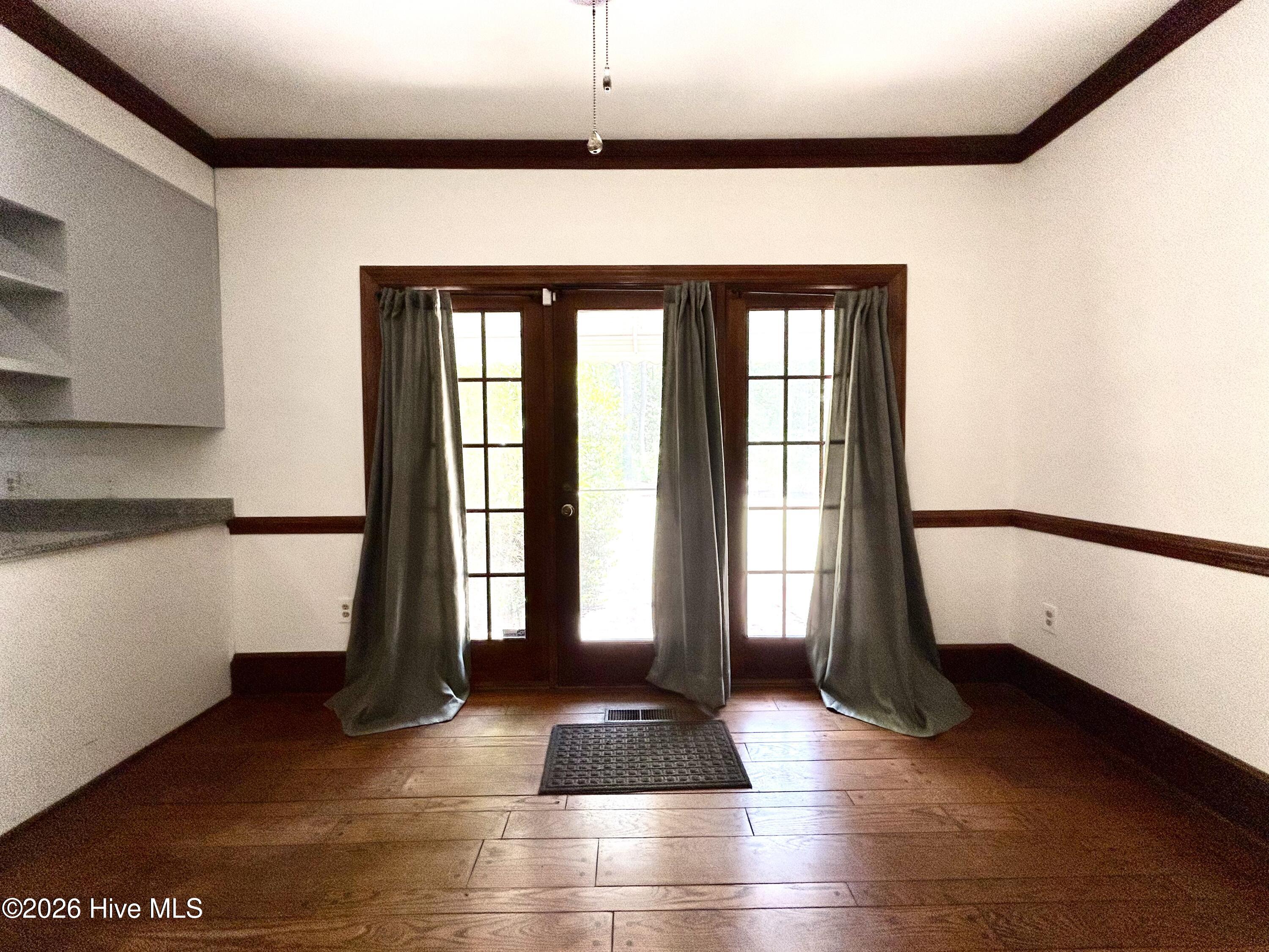 1304 Franklin Avenue Property Photo 36