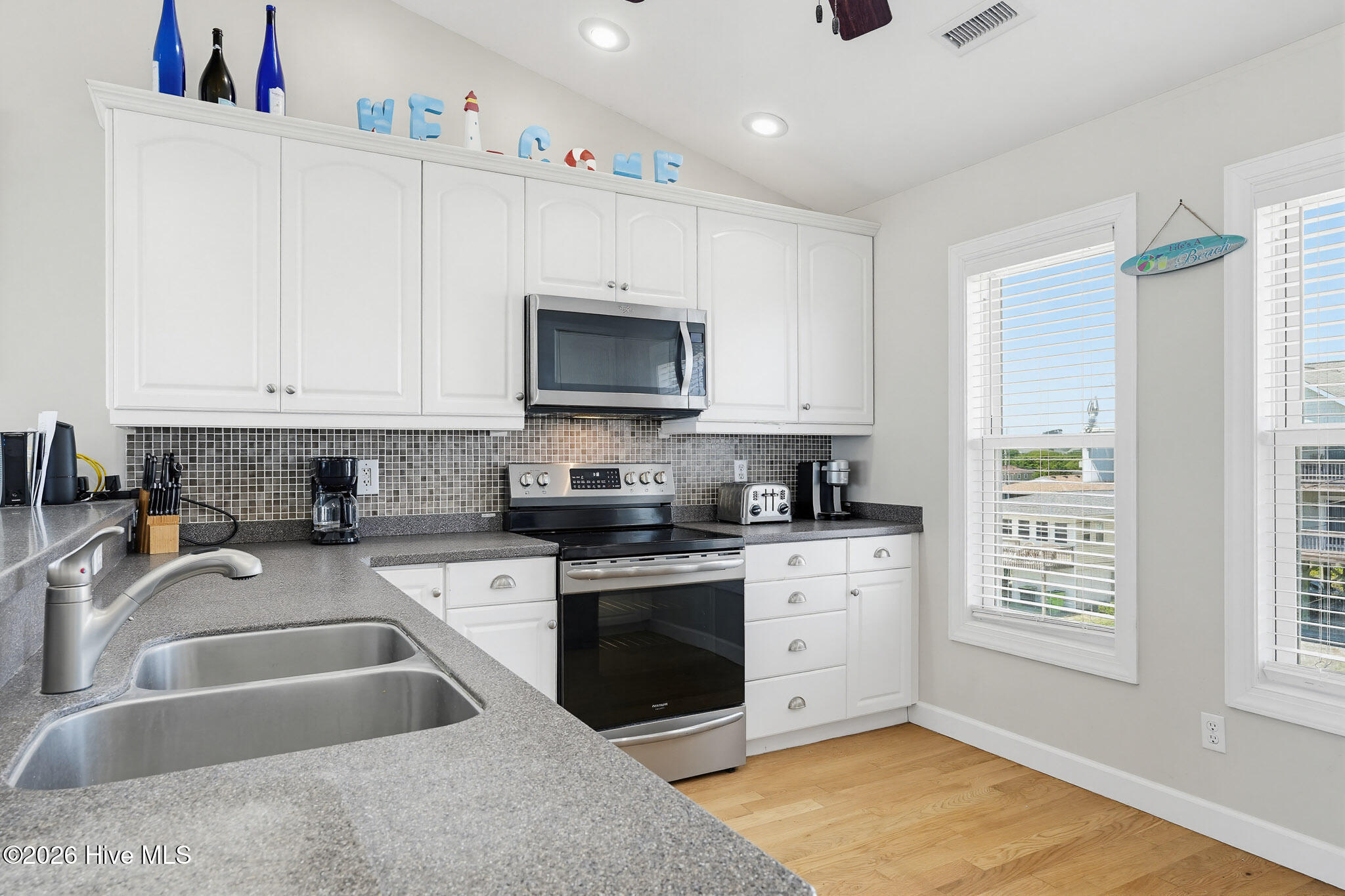 516 Ocean Drive Property Photo 32