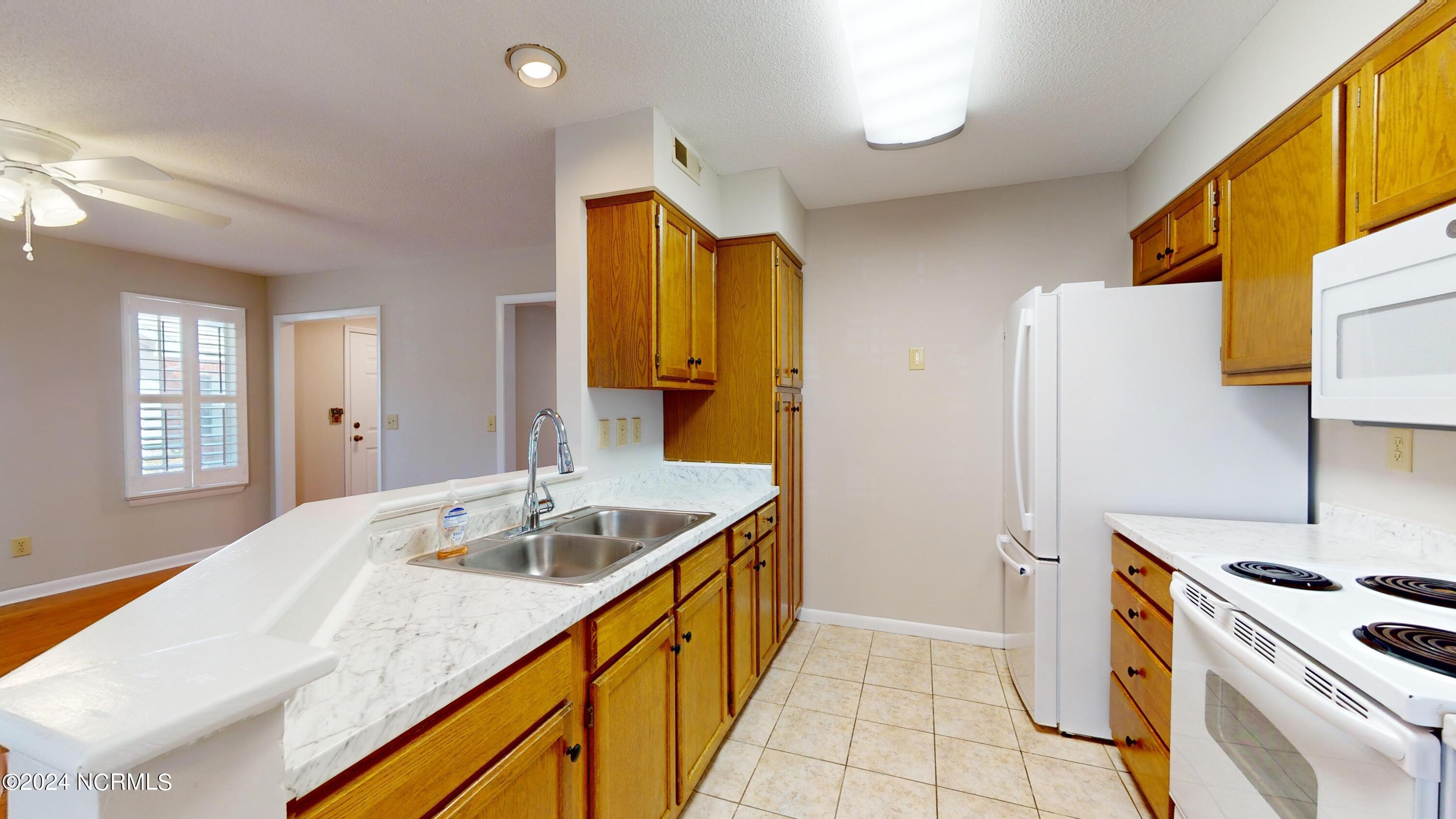 727 Chancery Lane Property Photo 7