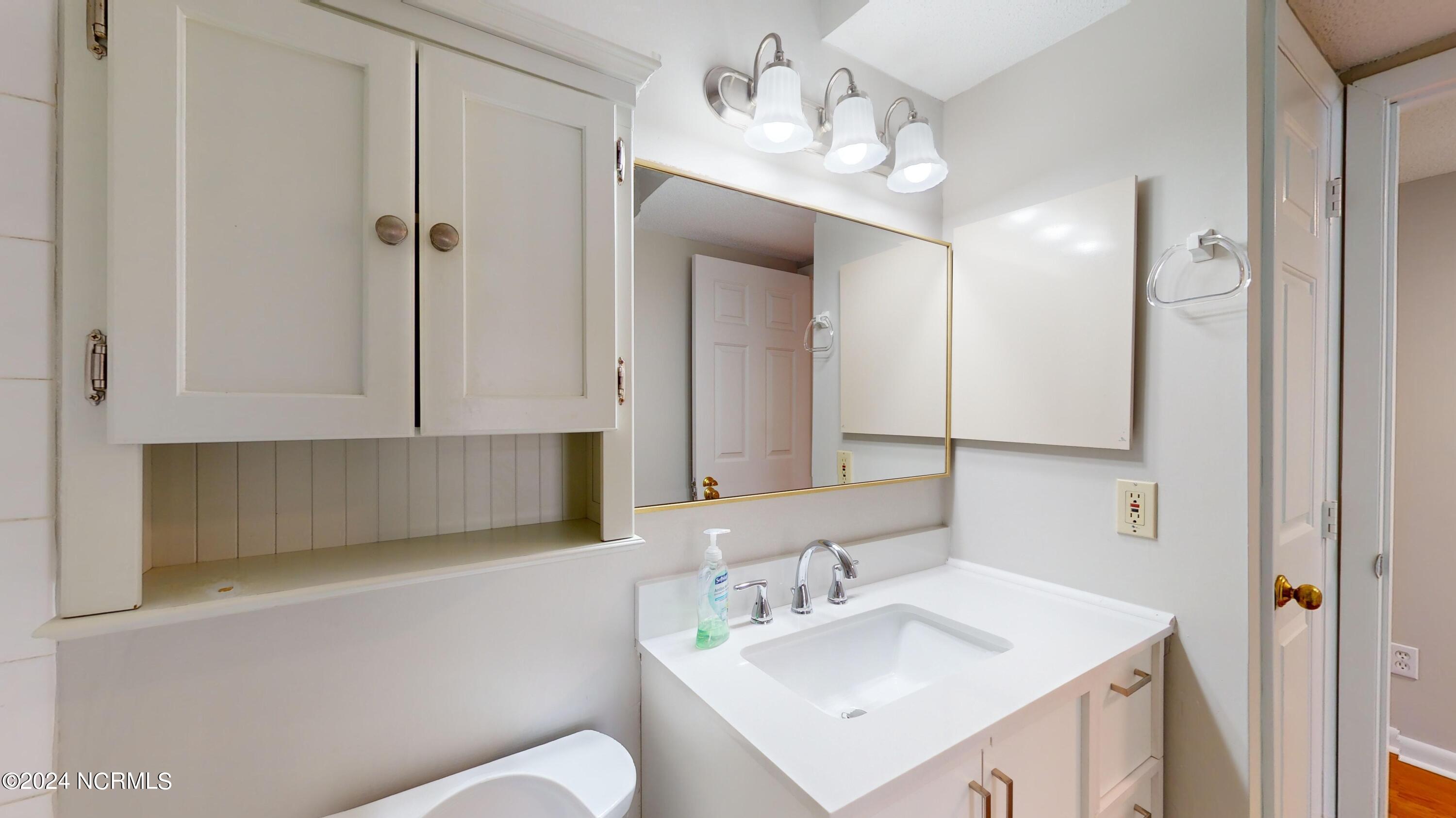 727 Chancery Lane Property Photo 15