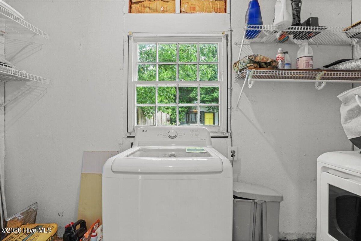 1308 E Park Ave B Property Photo 31