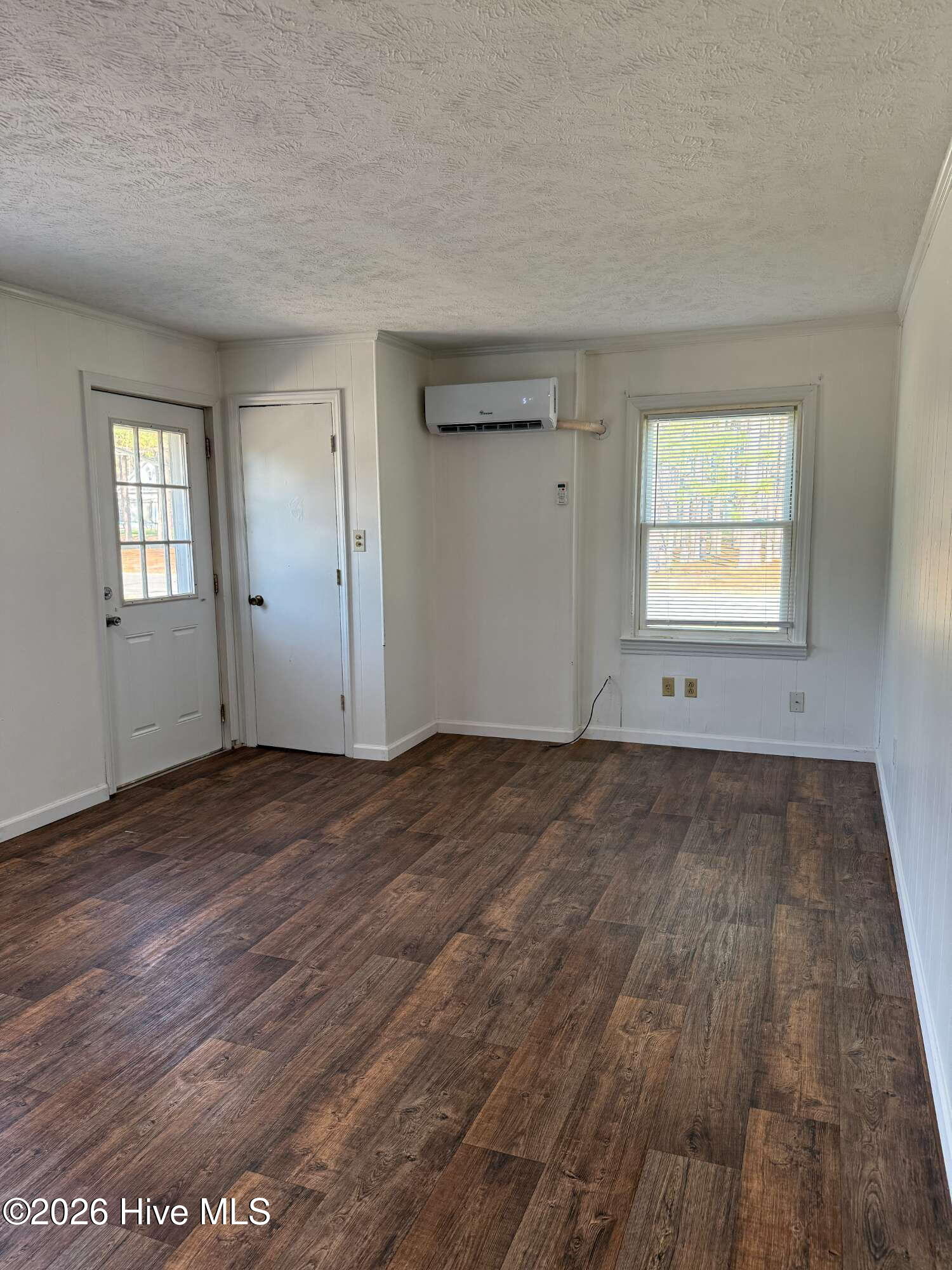 318 Westview Loop Property Photo 5