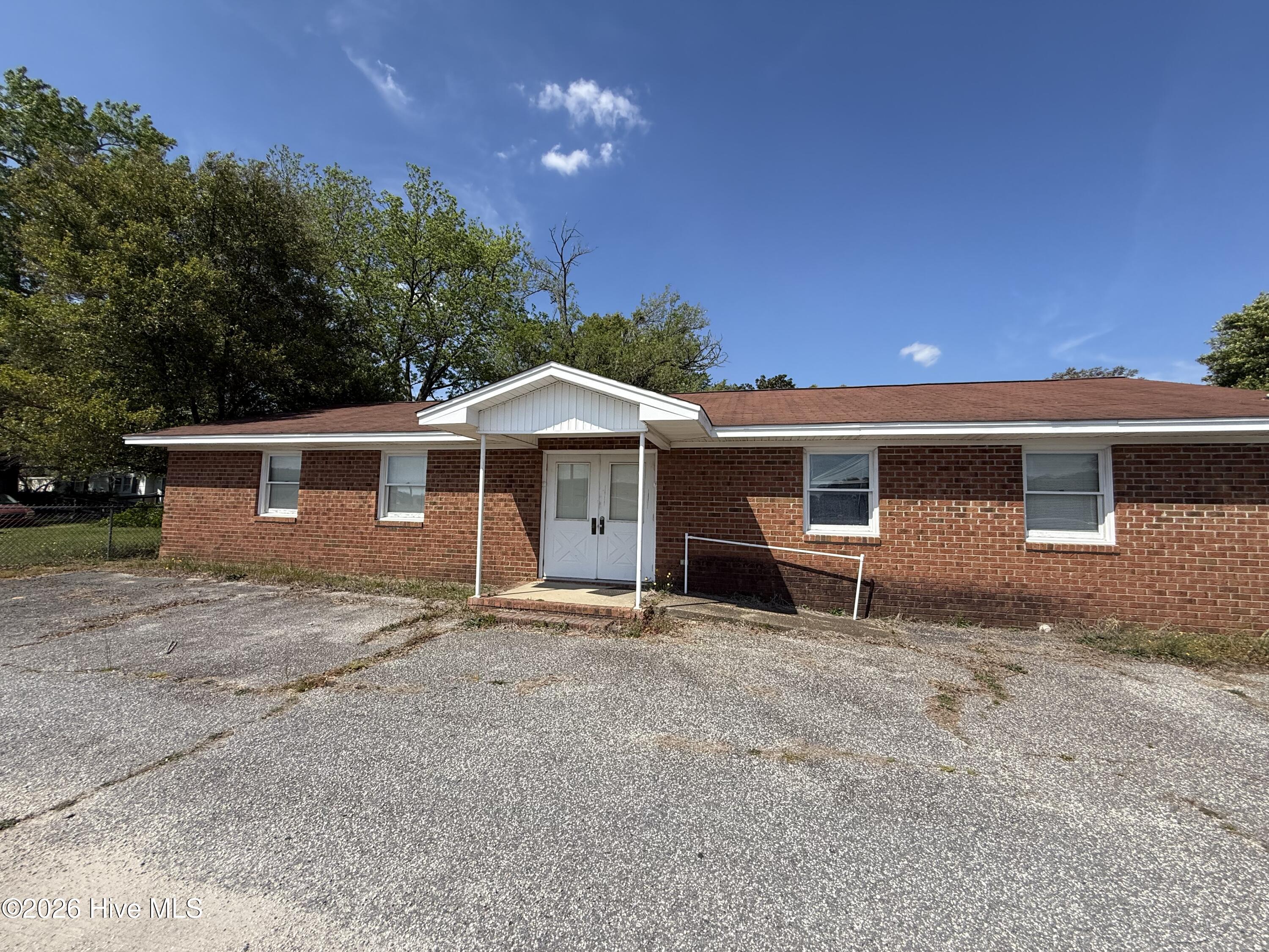 212 S Gillespie Street Property Photo 1