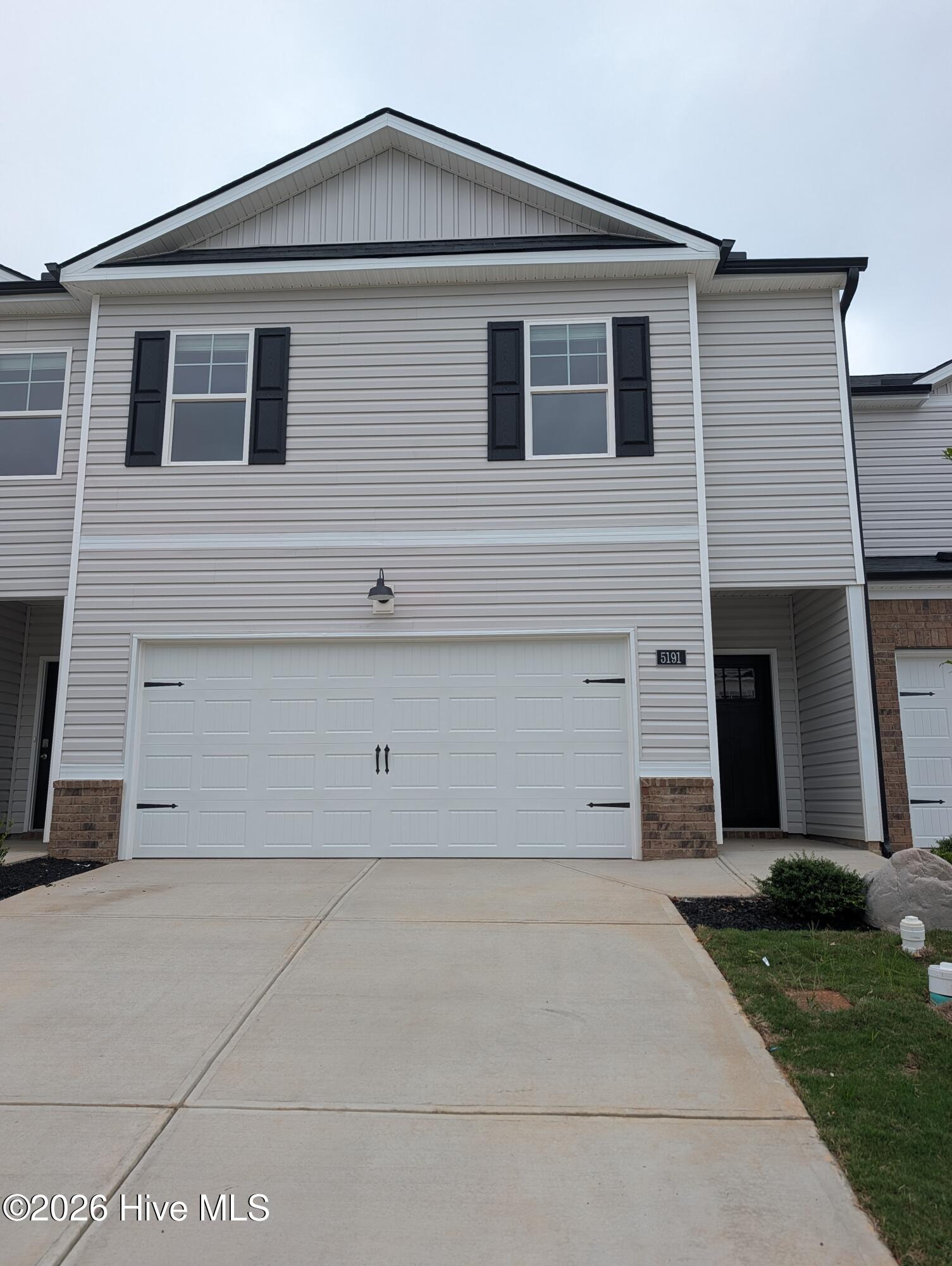 5191 Montana Loop Property Photo 2