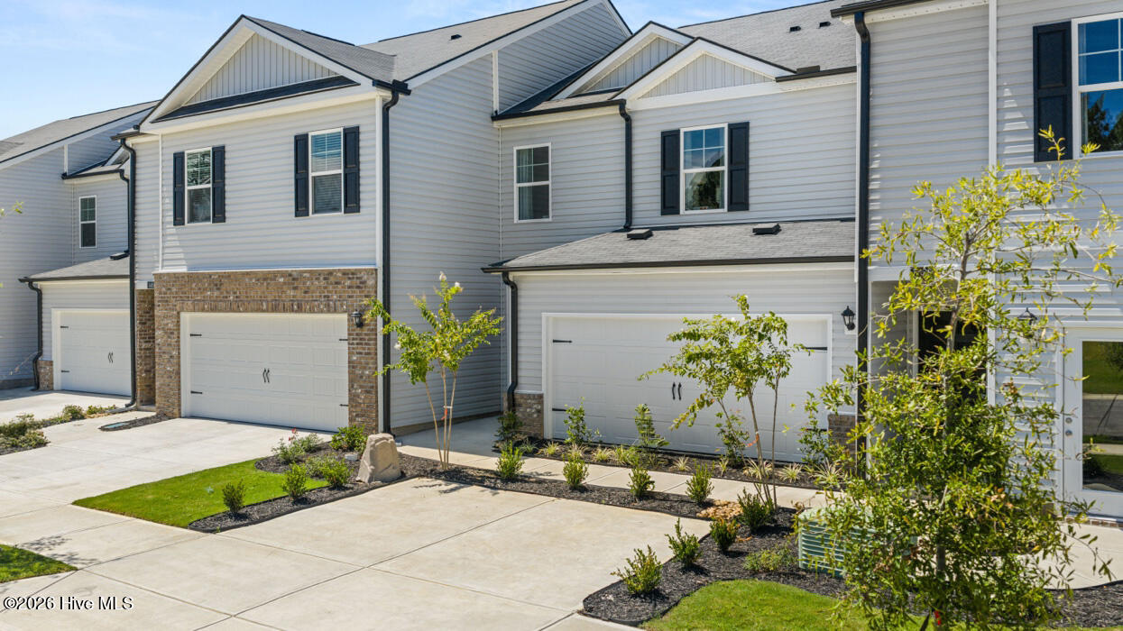 5215 Montana Loop Property Photo 4