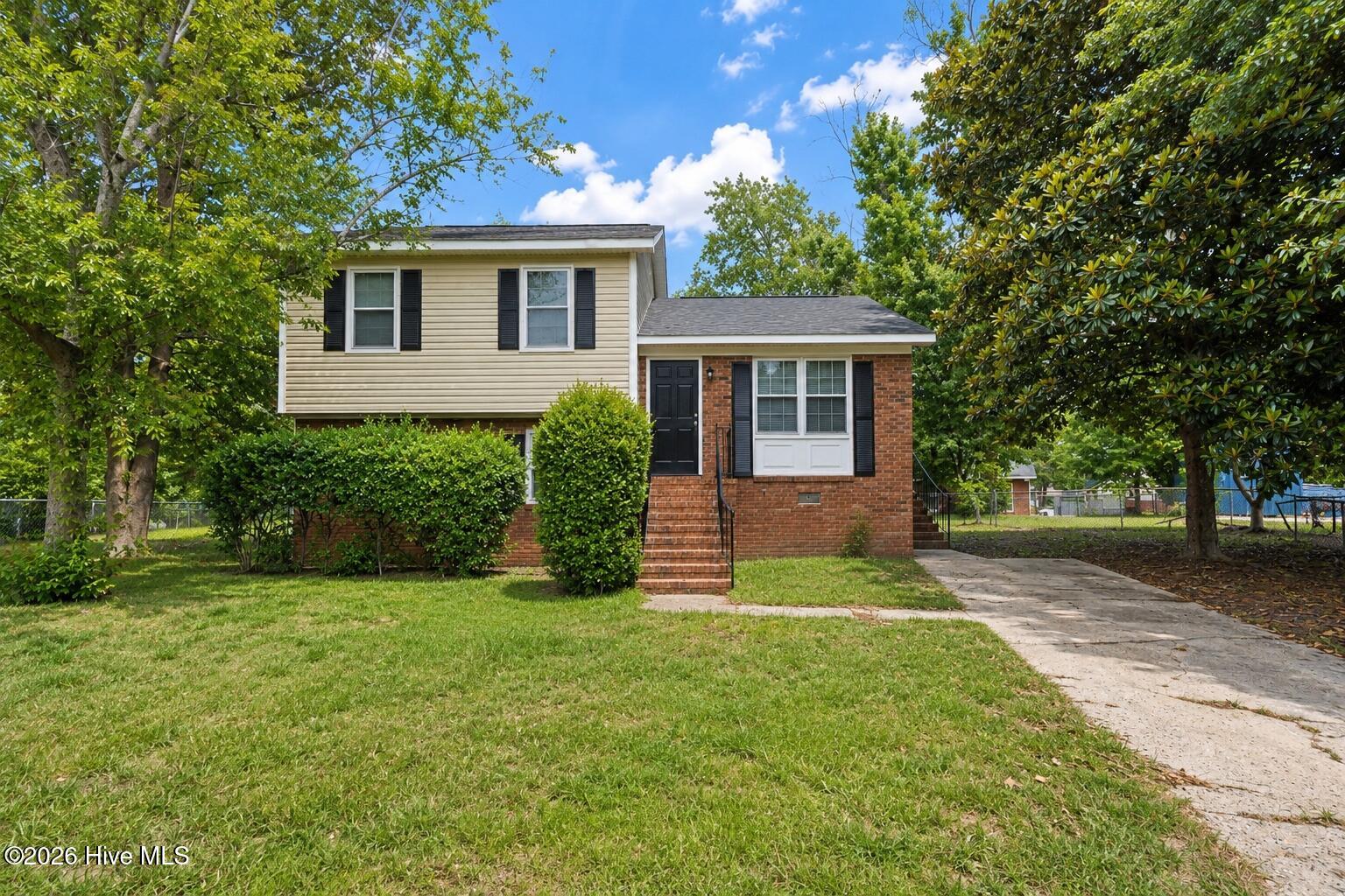 2803 Shade Tree Drive Property Photo 1