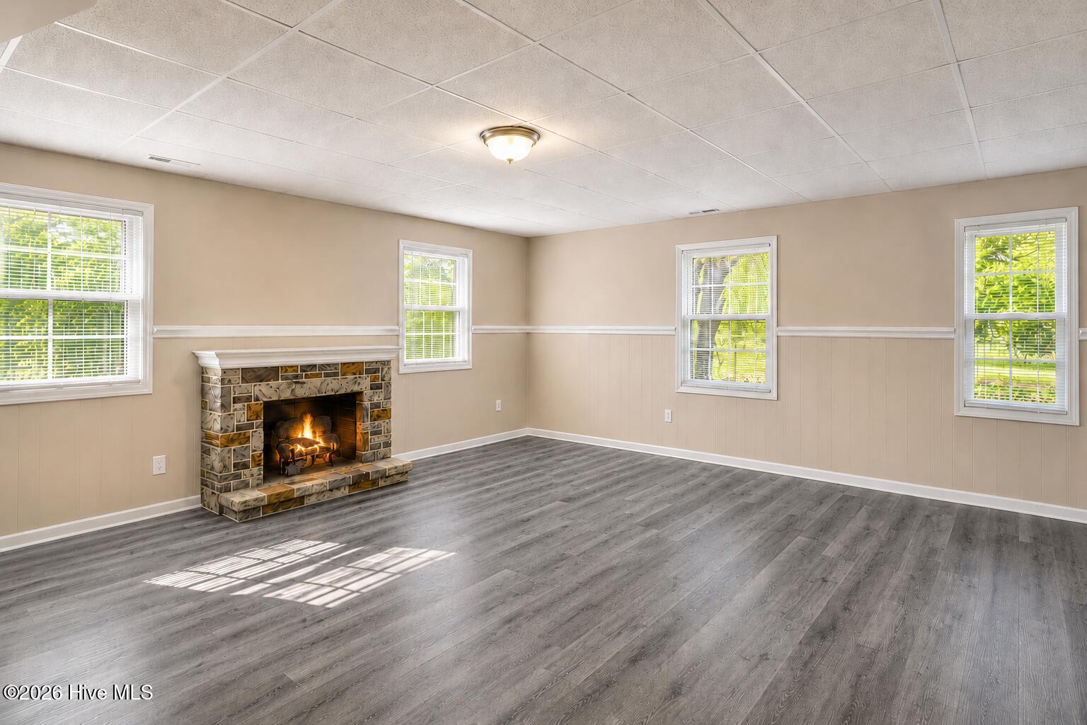 2803 Shade Tree Drive Property Photo 3