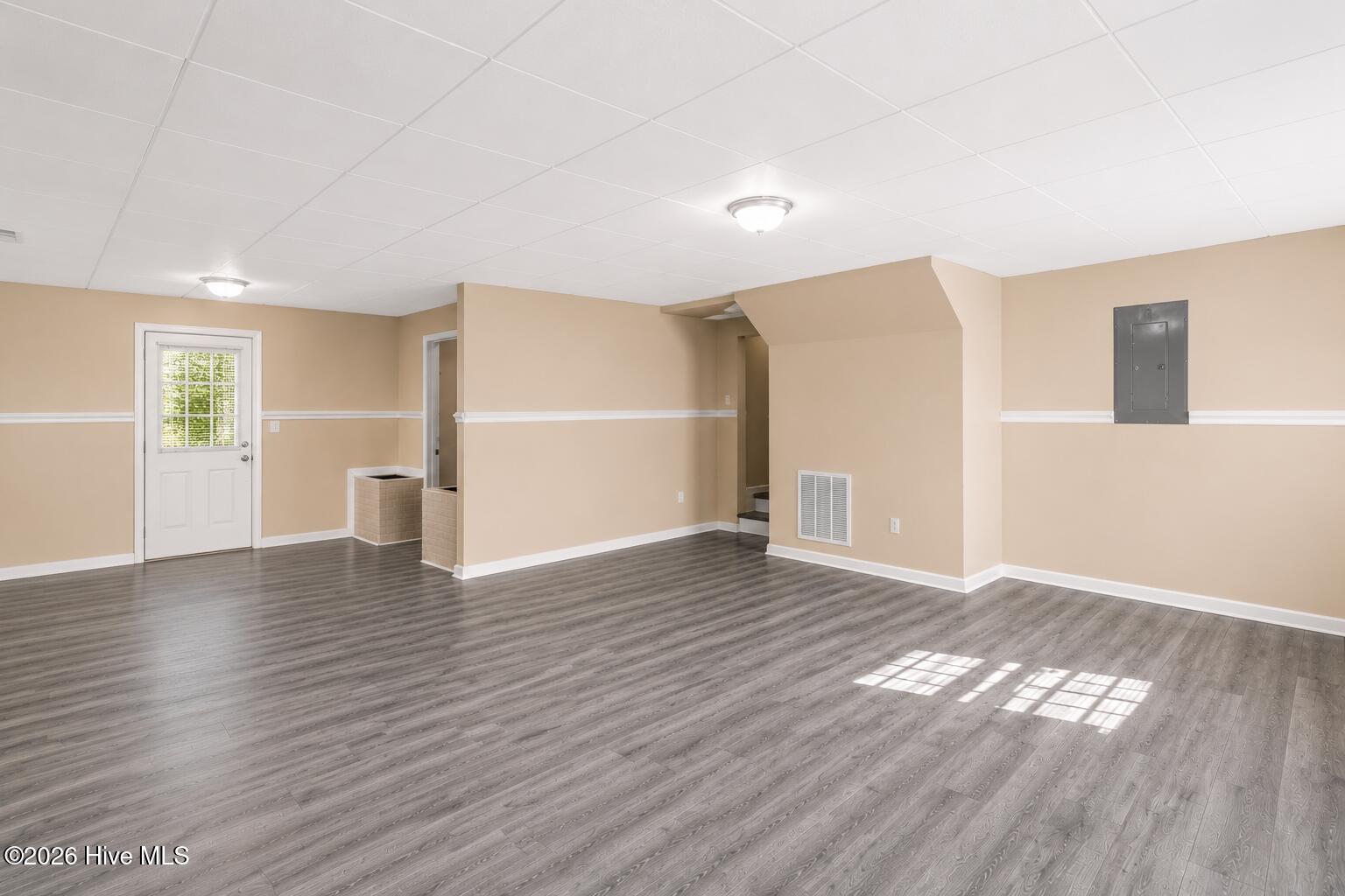 2803 Shade Tree Drive Property Photo 4