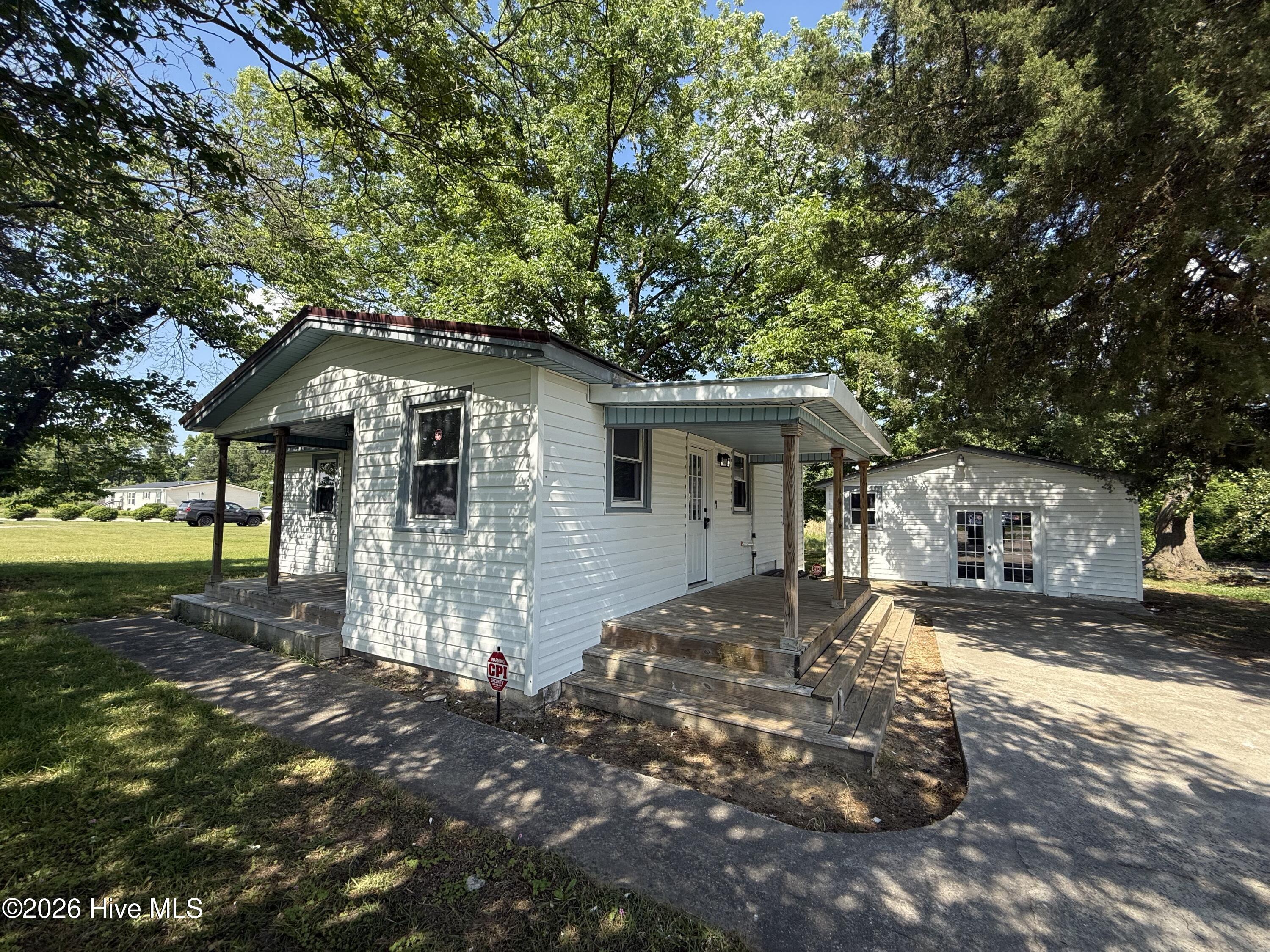 9936 Hobbton Highway Property Photo 3