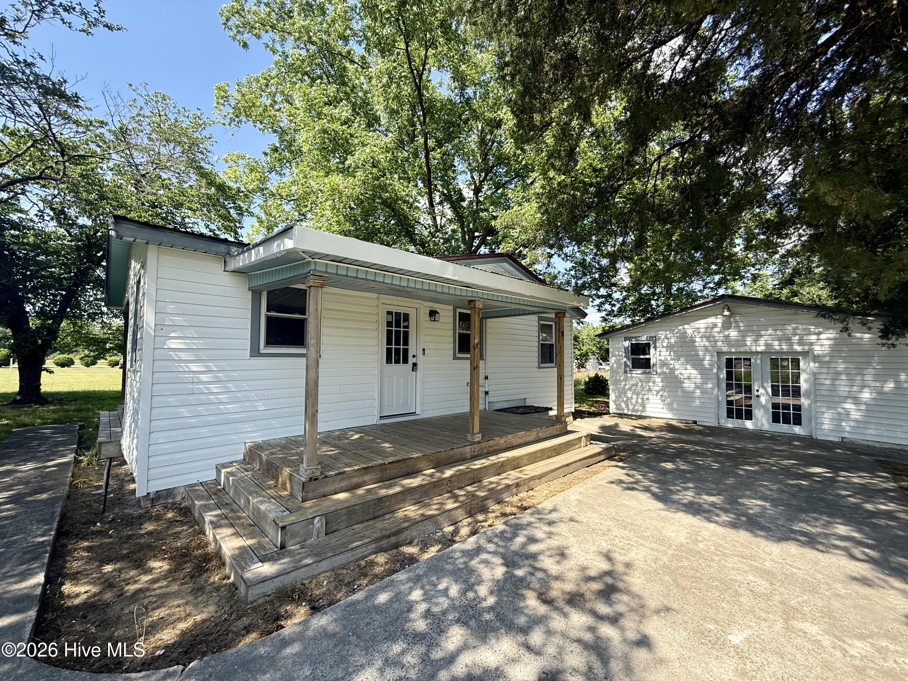 9936 Hobbton Highway Property Photo 4