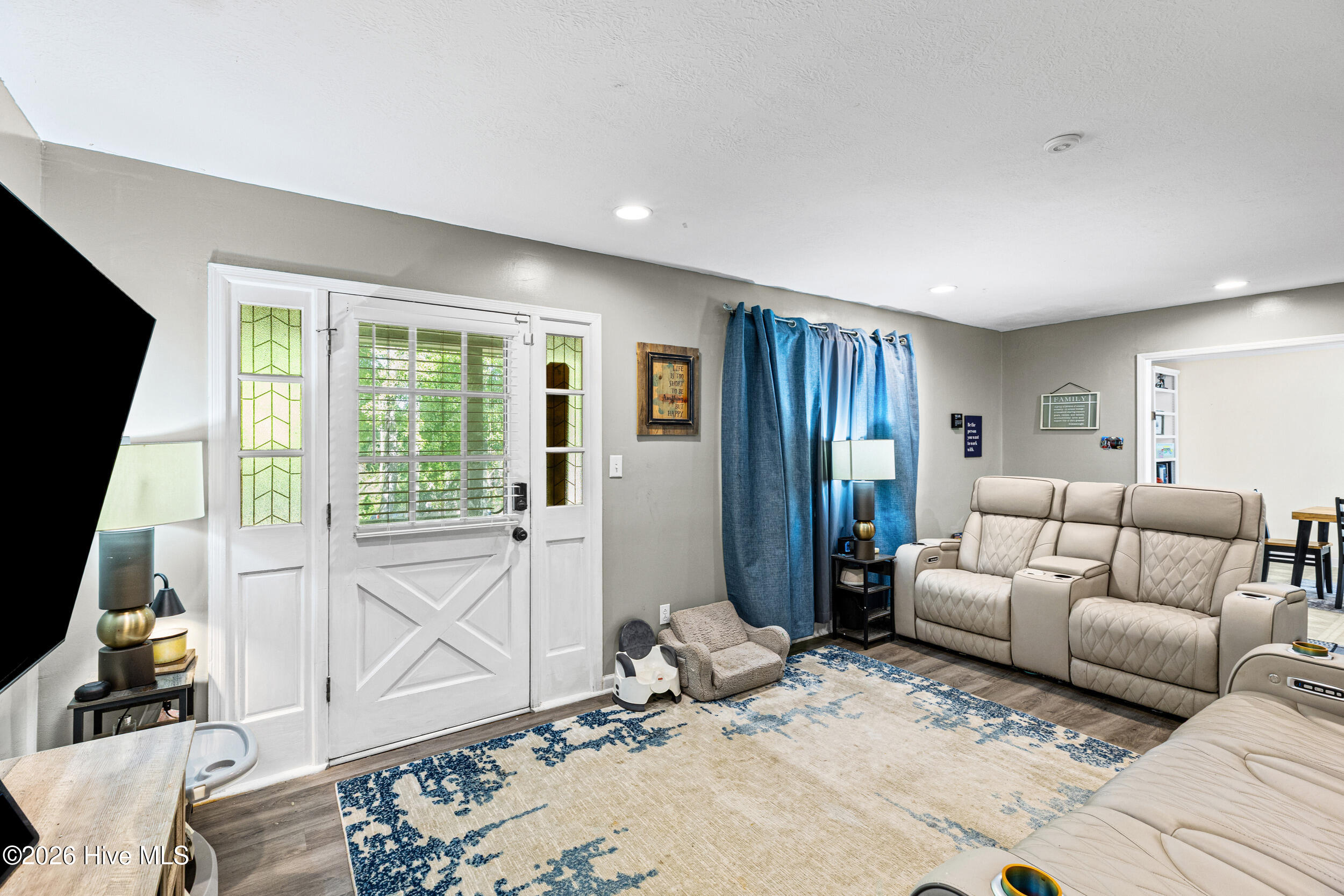 450 Mcintosh Drive Property Photo 4
