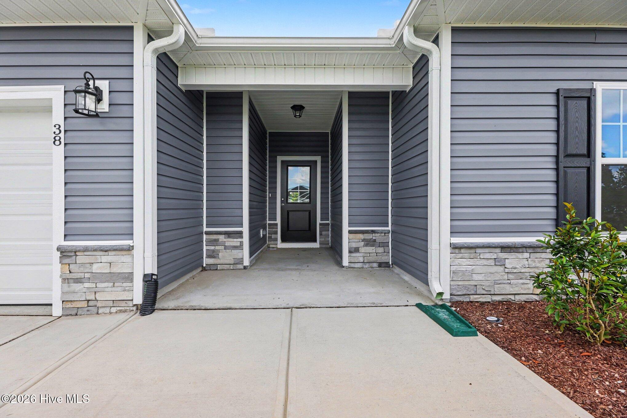 38 Fiddleneck Court Property Photo 4