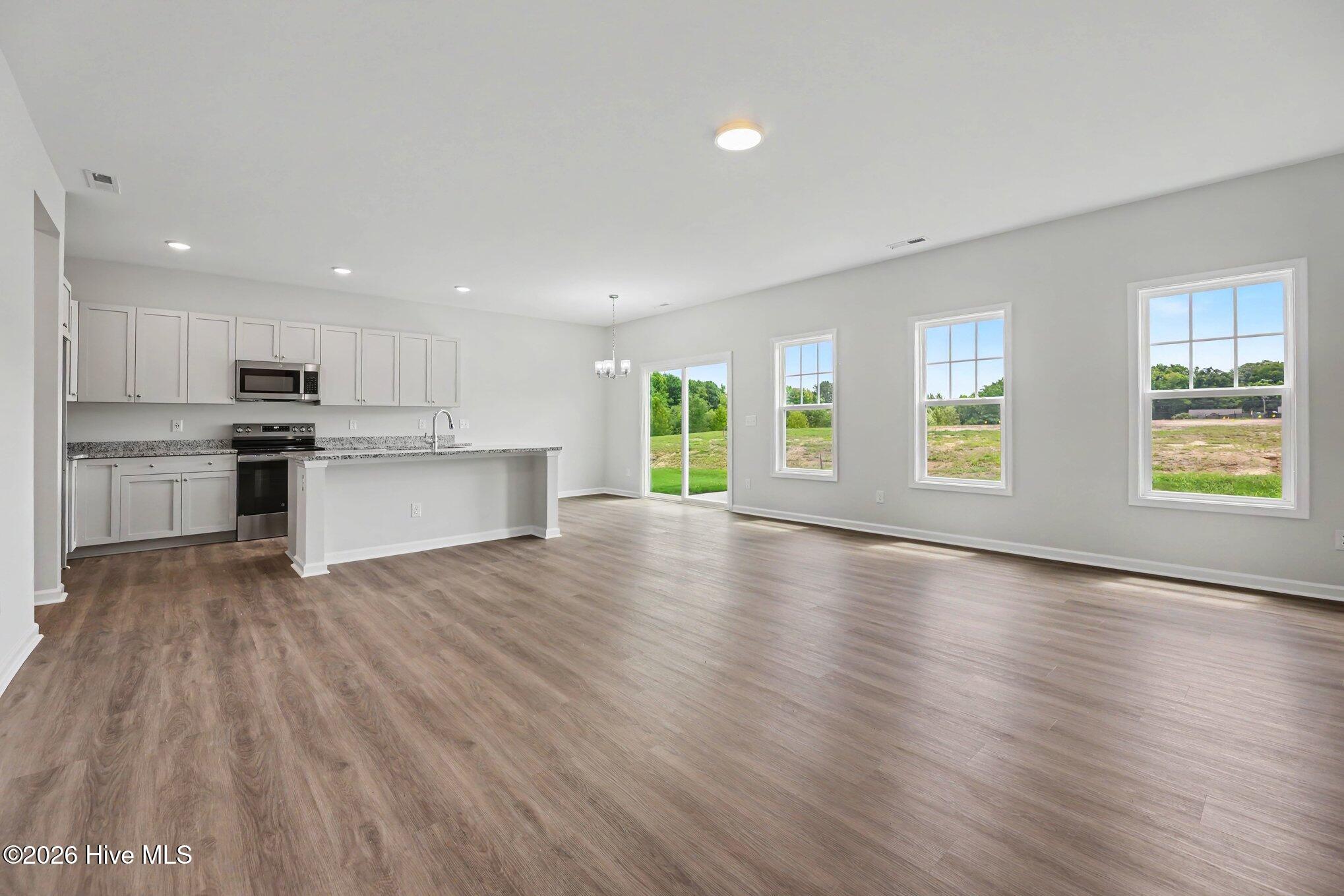 38 Fiddleneck Court Property Photo 8