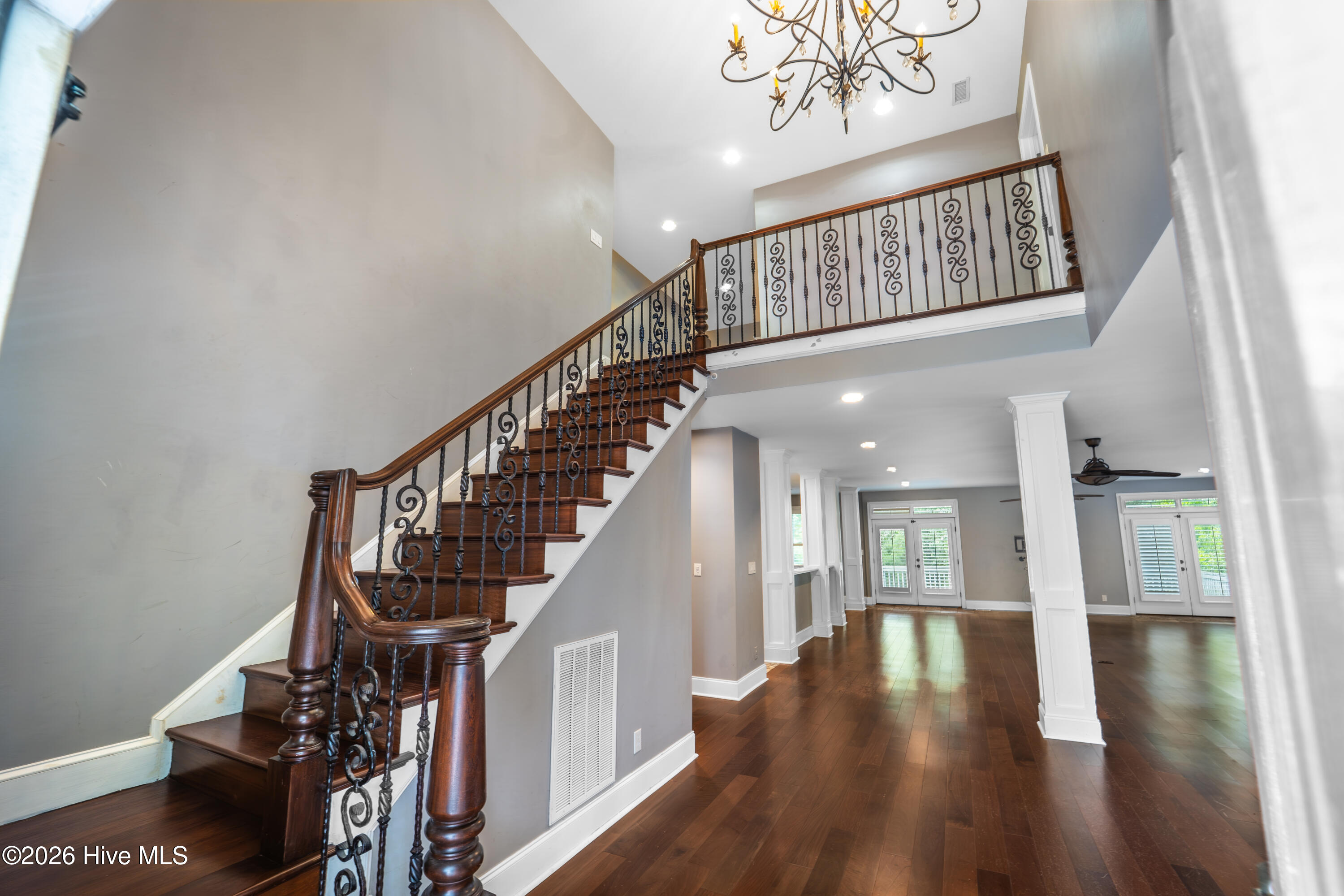 3821 Timber Stream Drive Property Photo 3