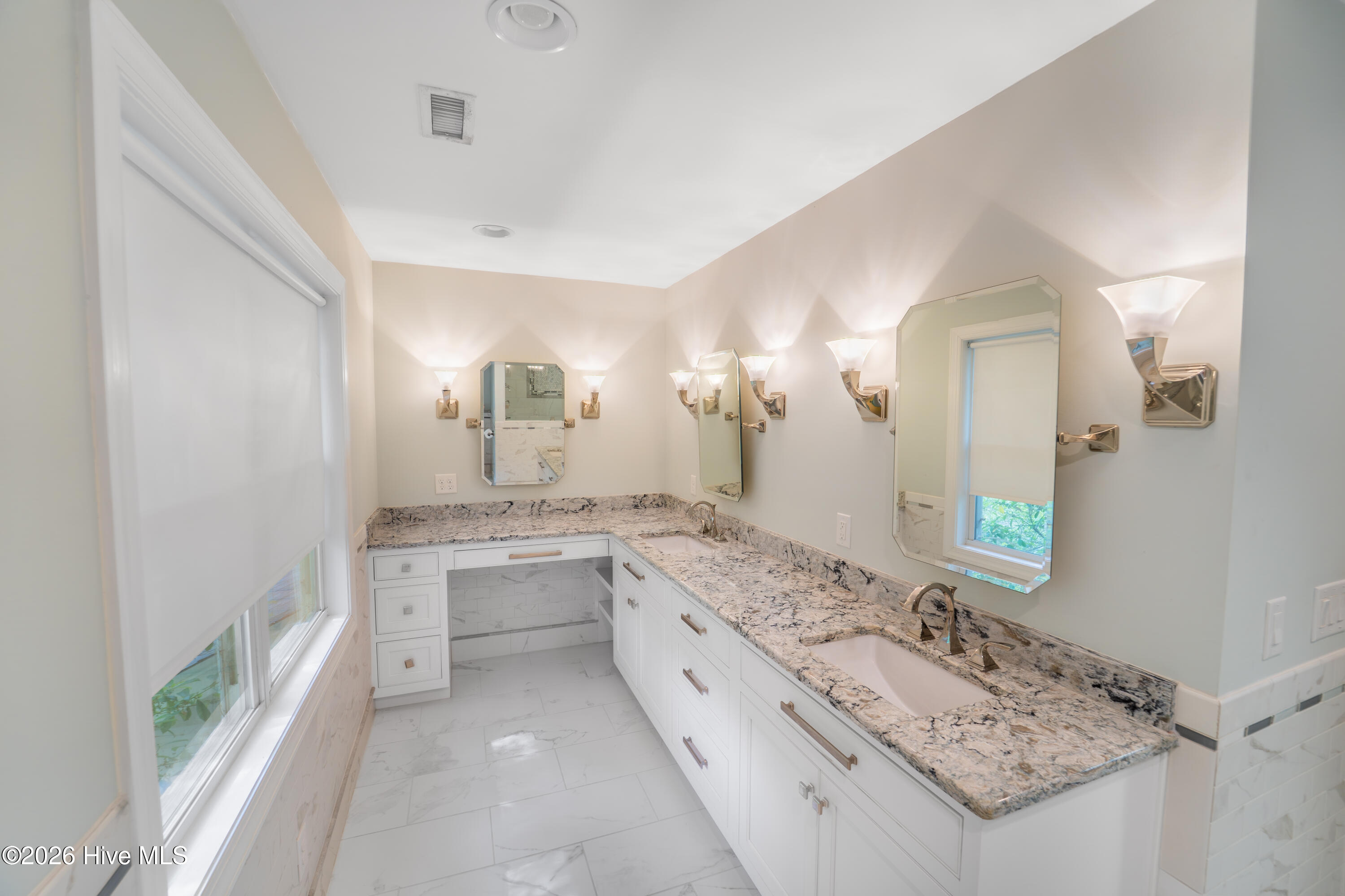 3821 Timber Stream Drive Property Photo 14