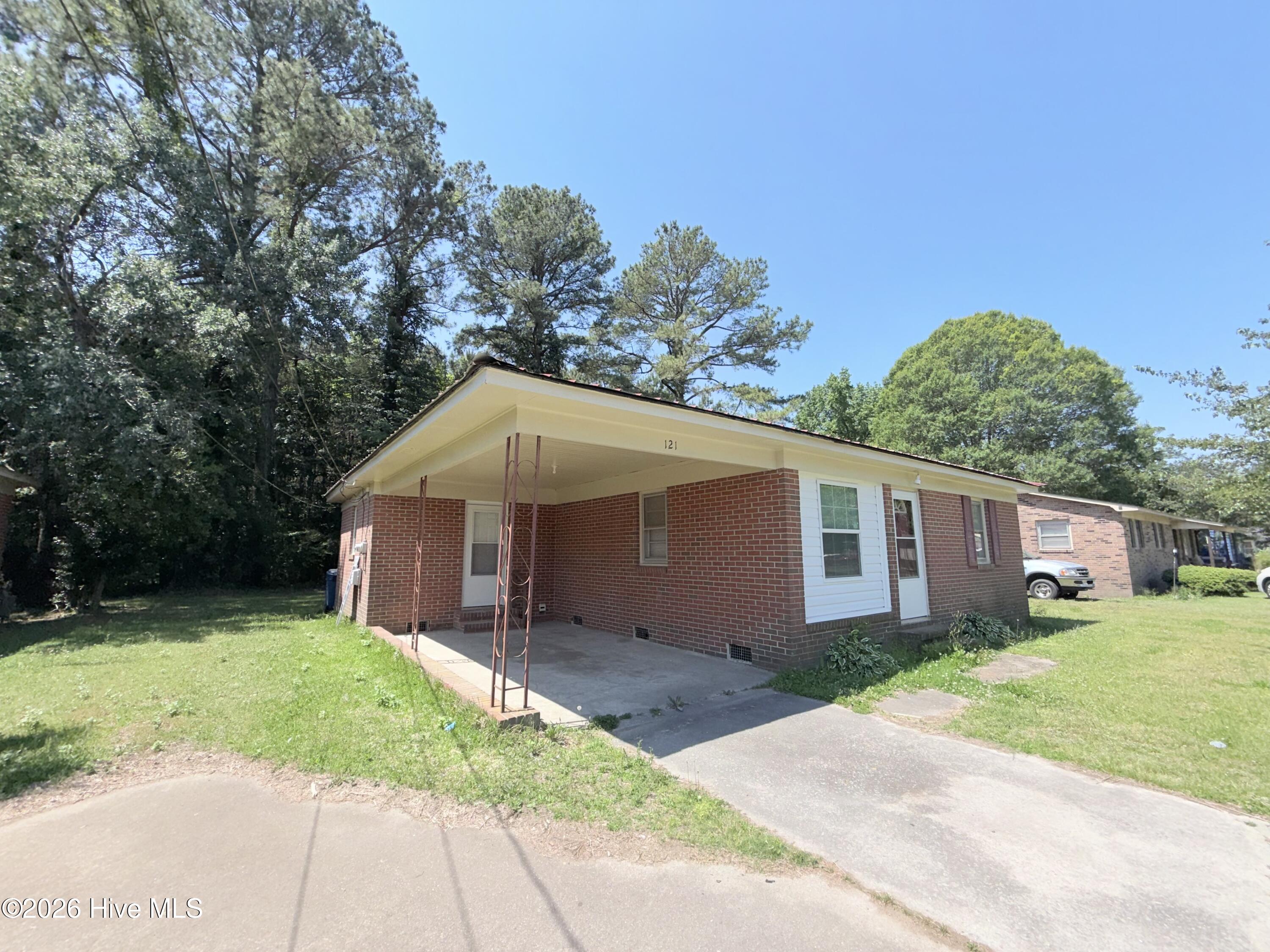 121 Anne Street Property Photo 2