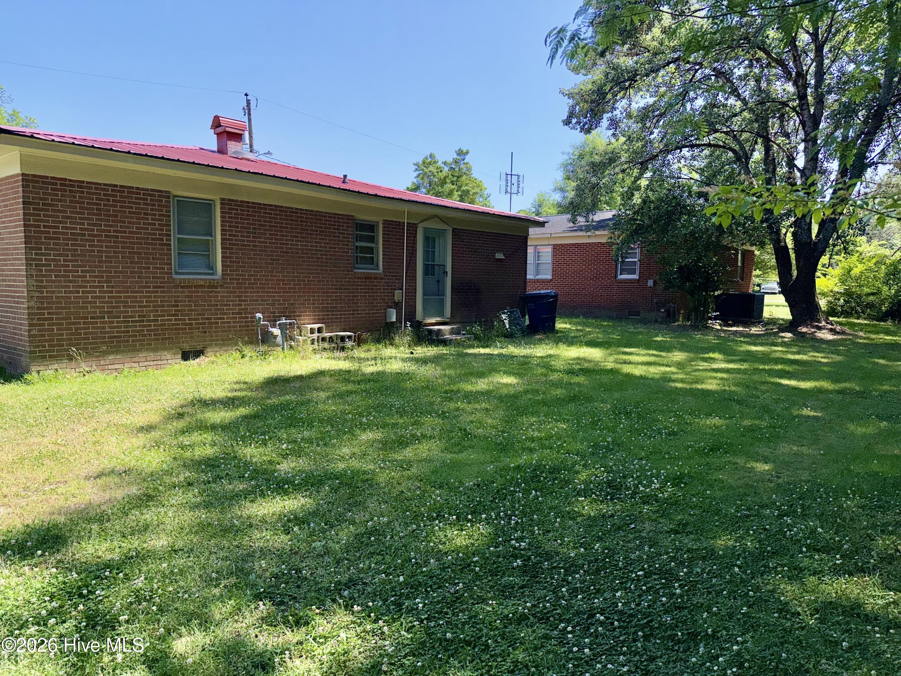 121 Anne Street Property Photo 5