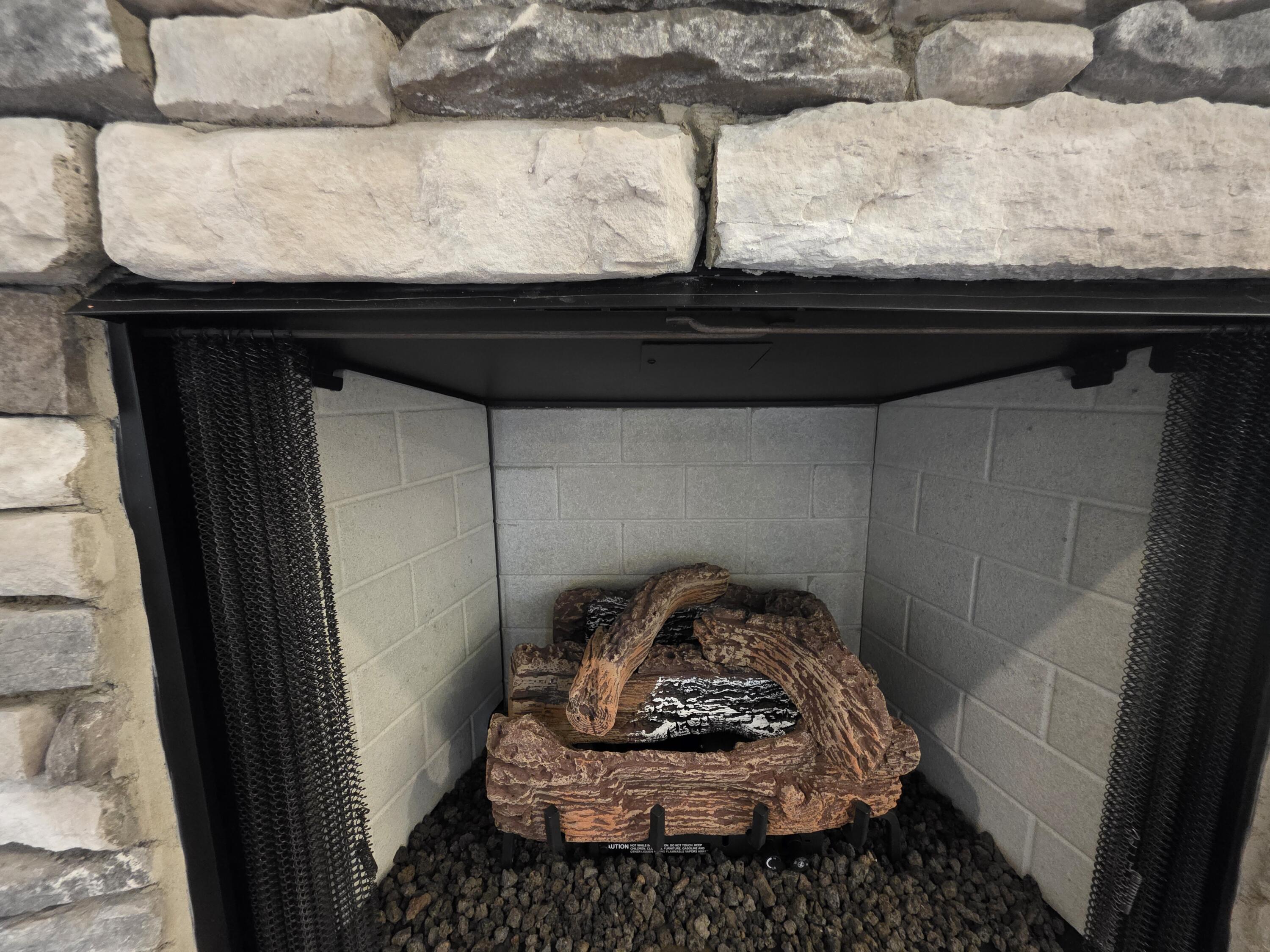 1037 Berkley Court Property Photo 7