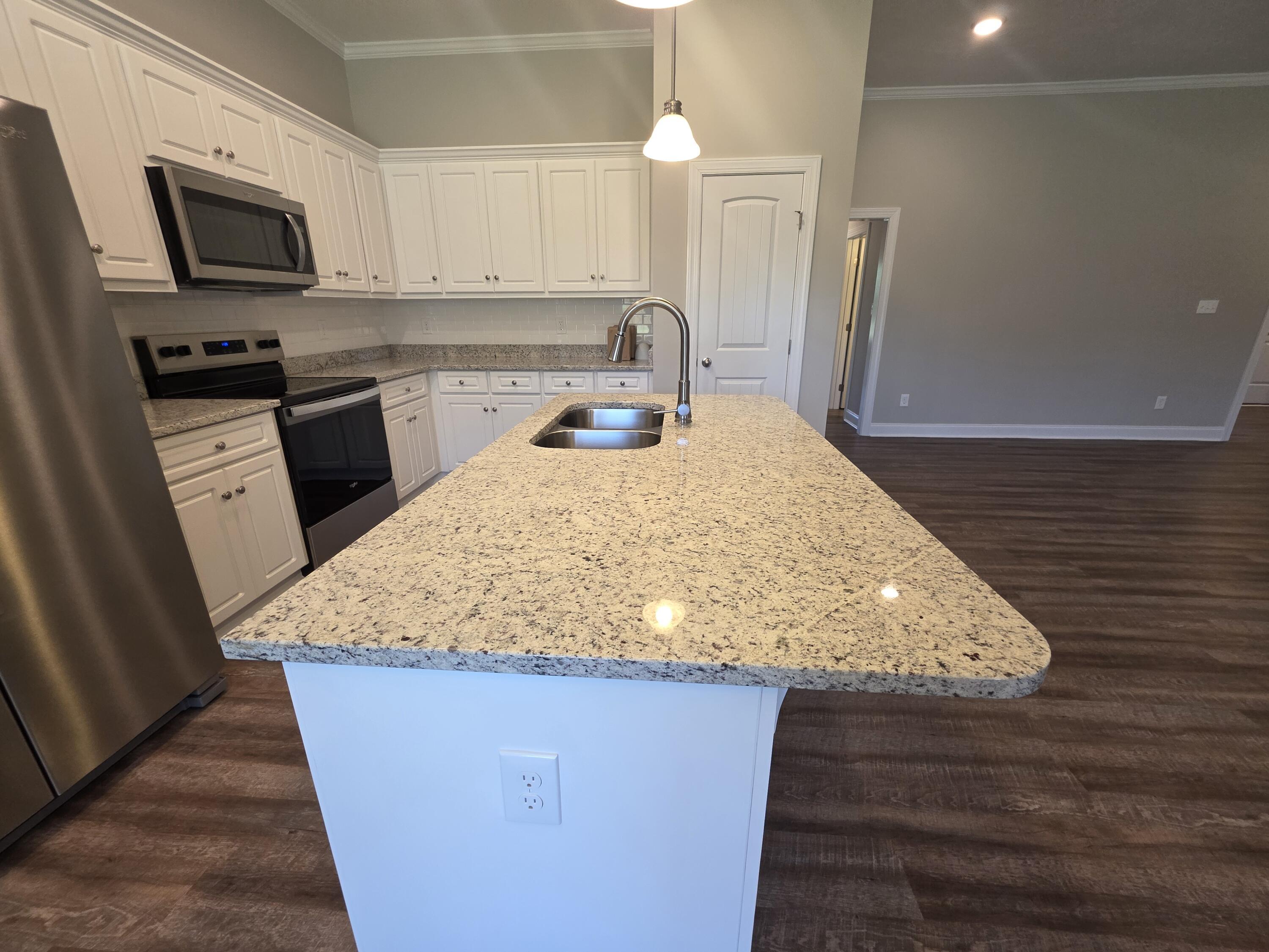1037 Berkley Court Property Photo 9