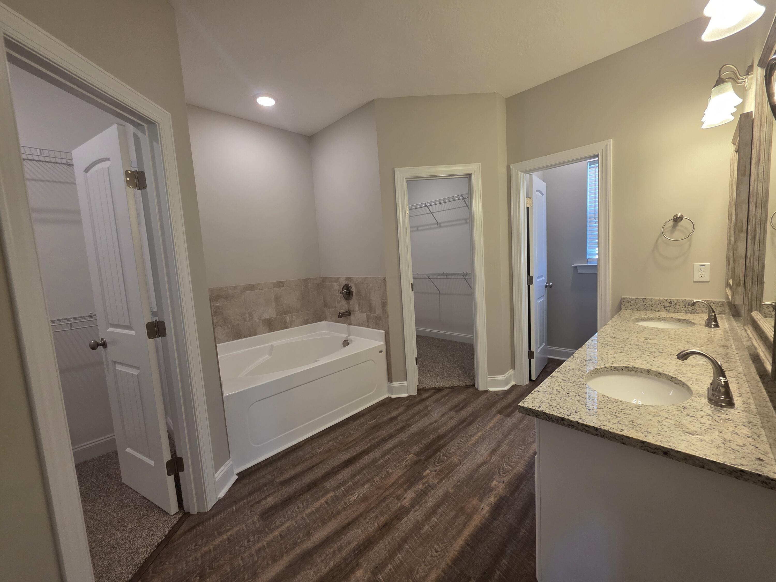 1037 Berkley Court Property Photo 14