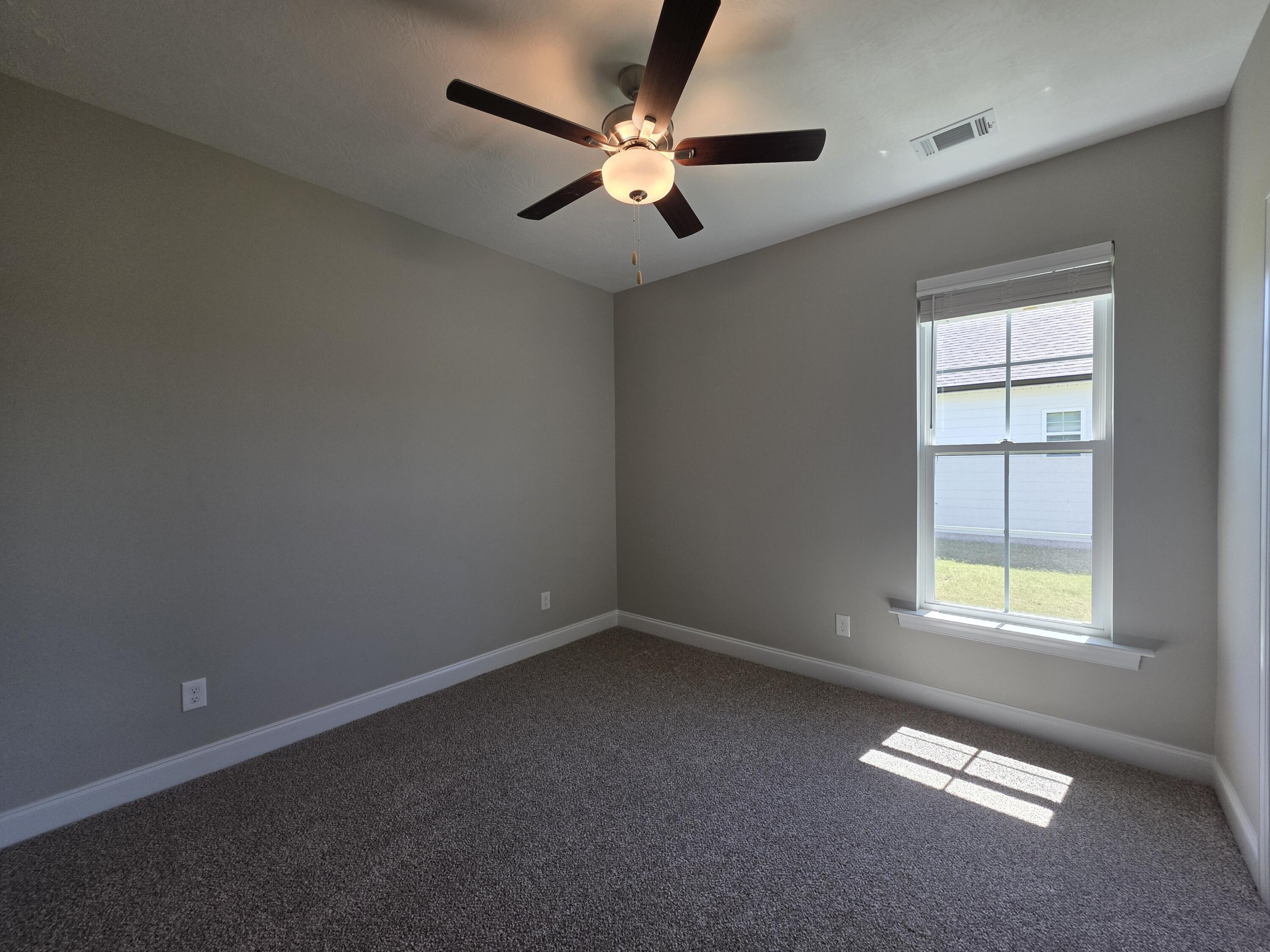 1037 Berkley Court Property Photo 24