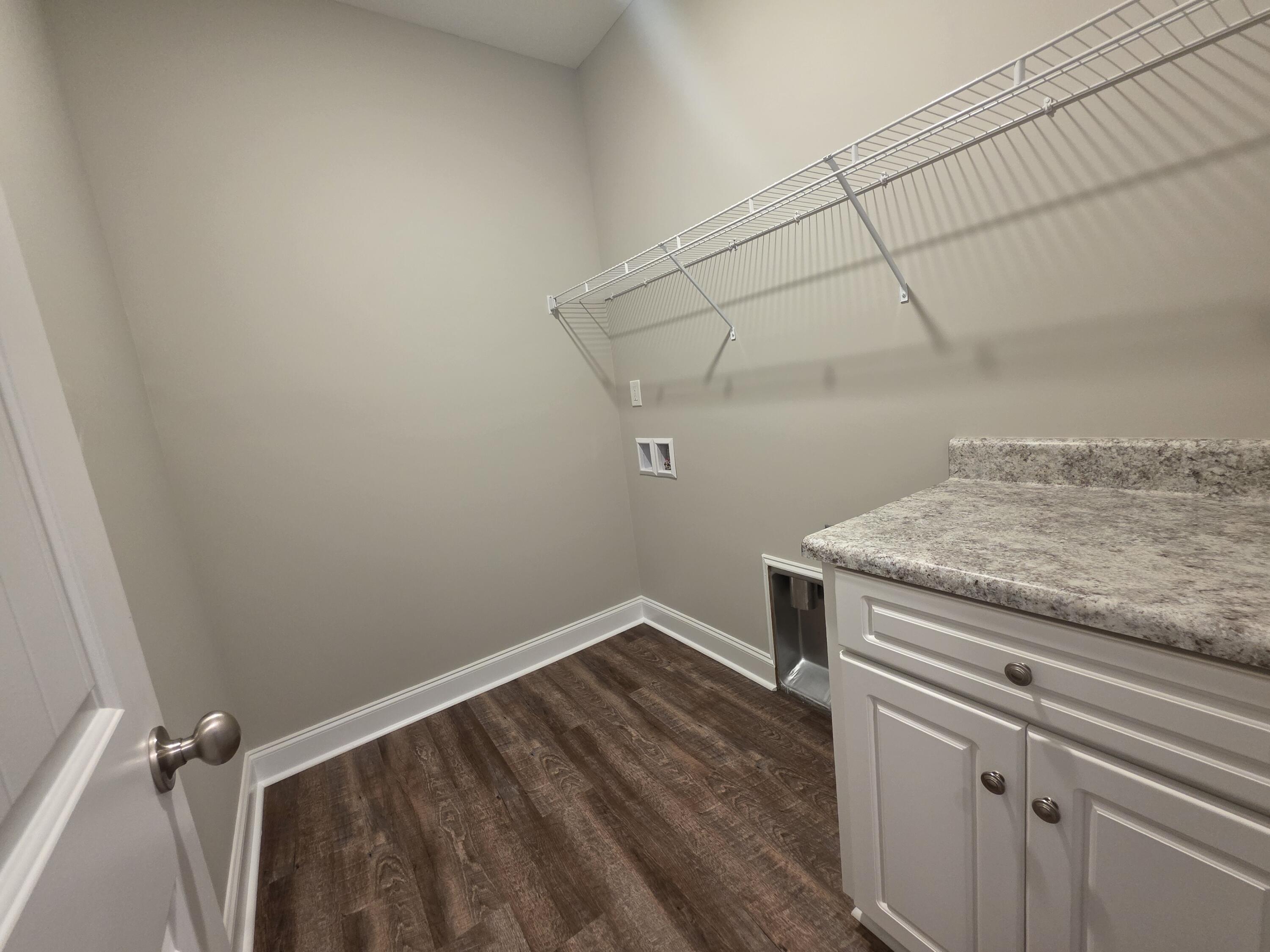 1037 Berkley Court Property Photo 25