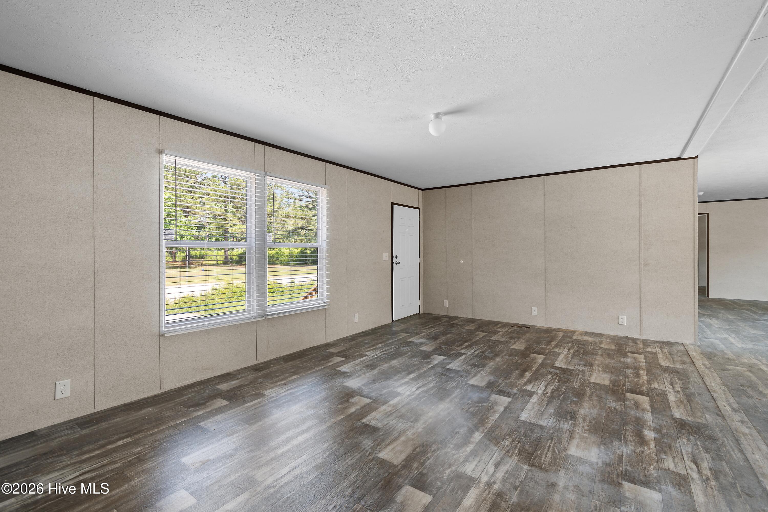 490 Orchard Lane Se Property Photo 9
