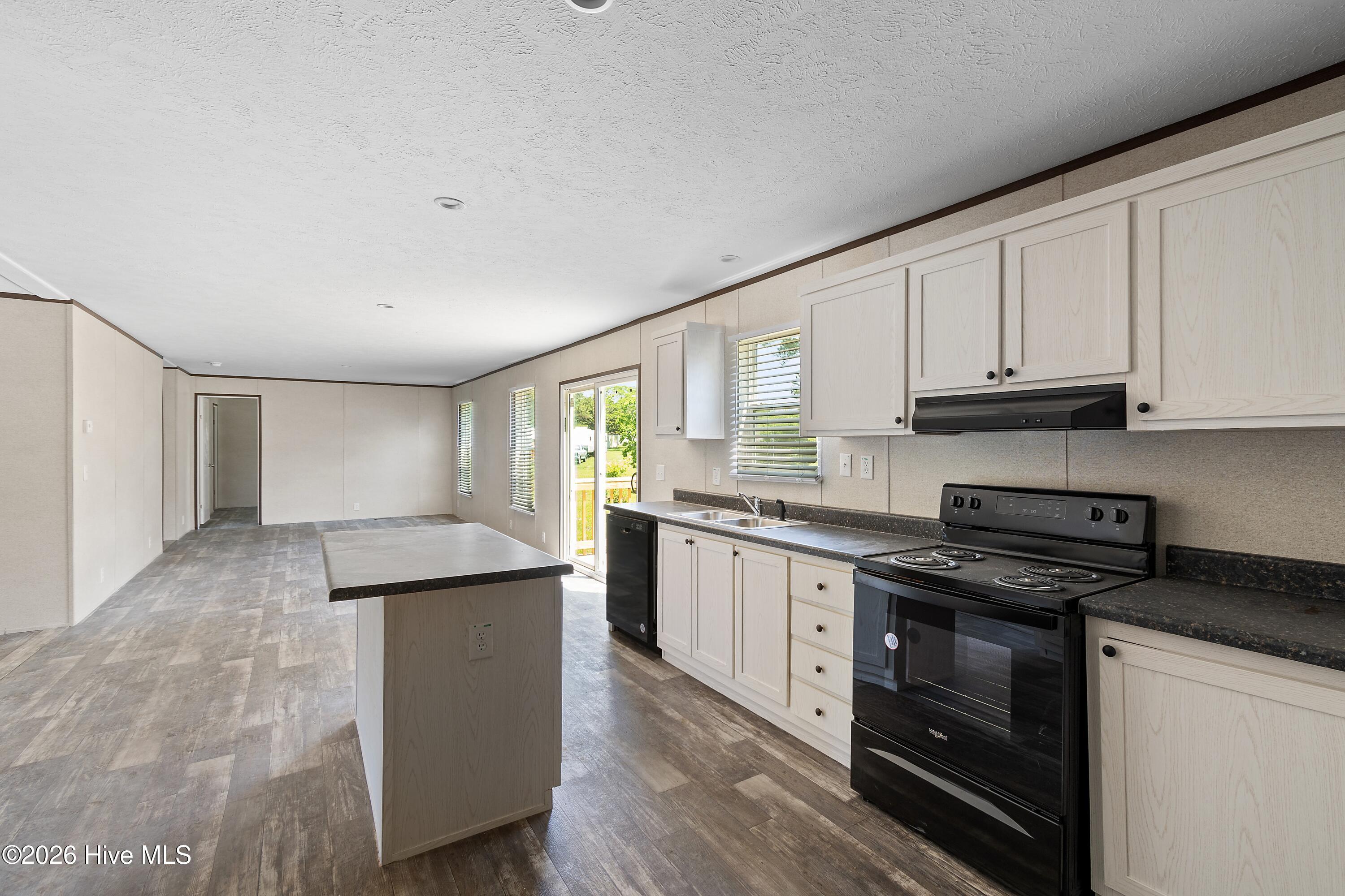 490 Orchard Lane Se Property Photo 15