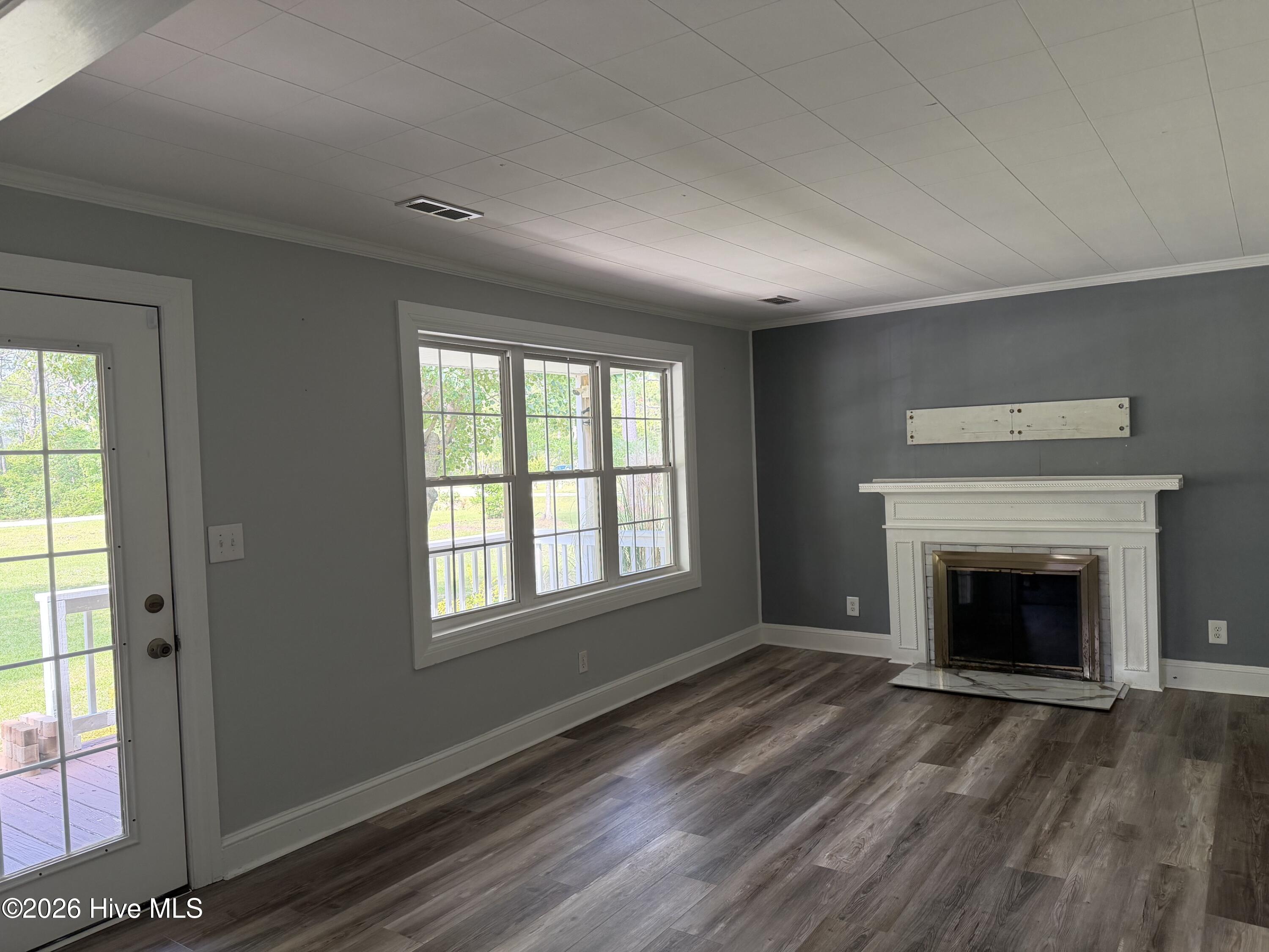 189 Seashore Drive Property Photo 4